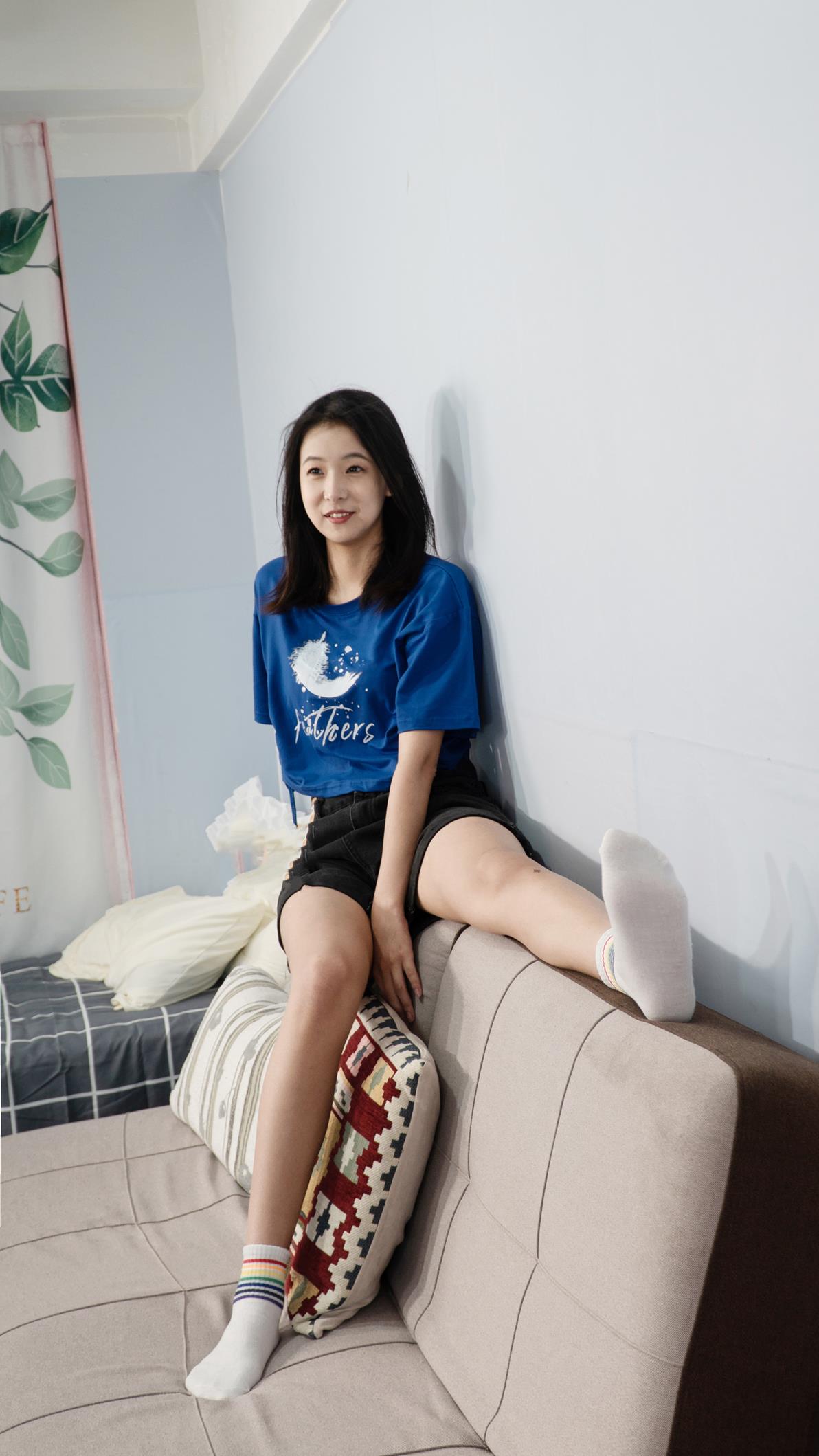 小香蕉映像-暗里着迷 zl蓝衣小白鞋棉袜脚裸足 [106P/1V/3.75G]插图