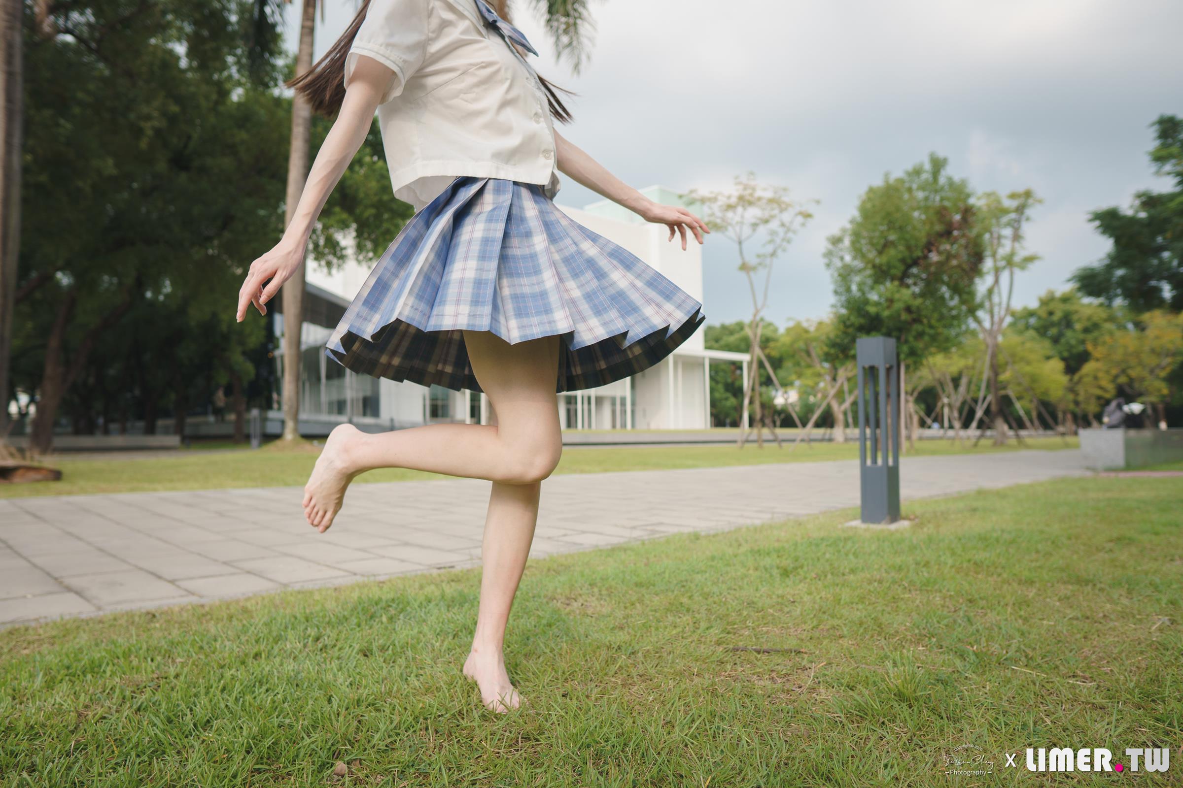 limerence 白玉公园JK裸足白棉袜脚 [117P/2V/1.02G]插图4