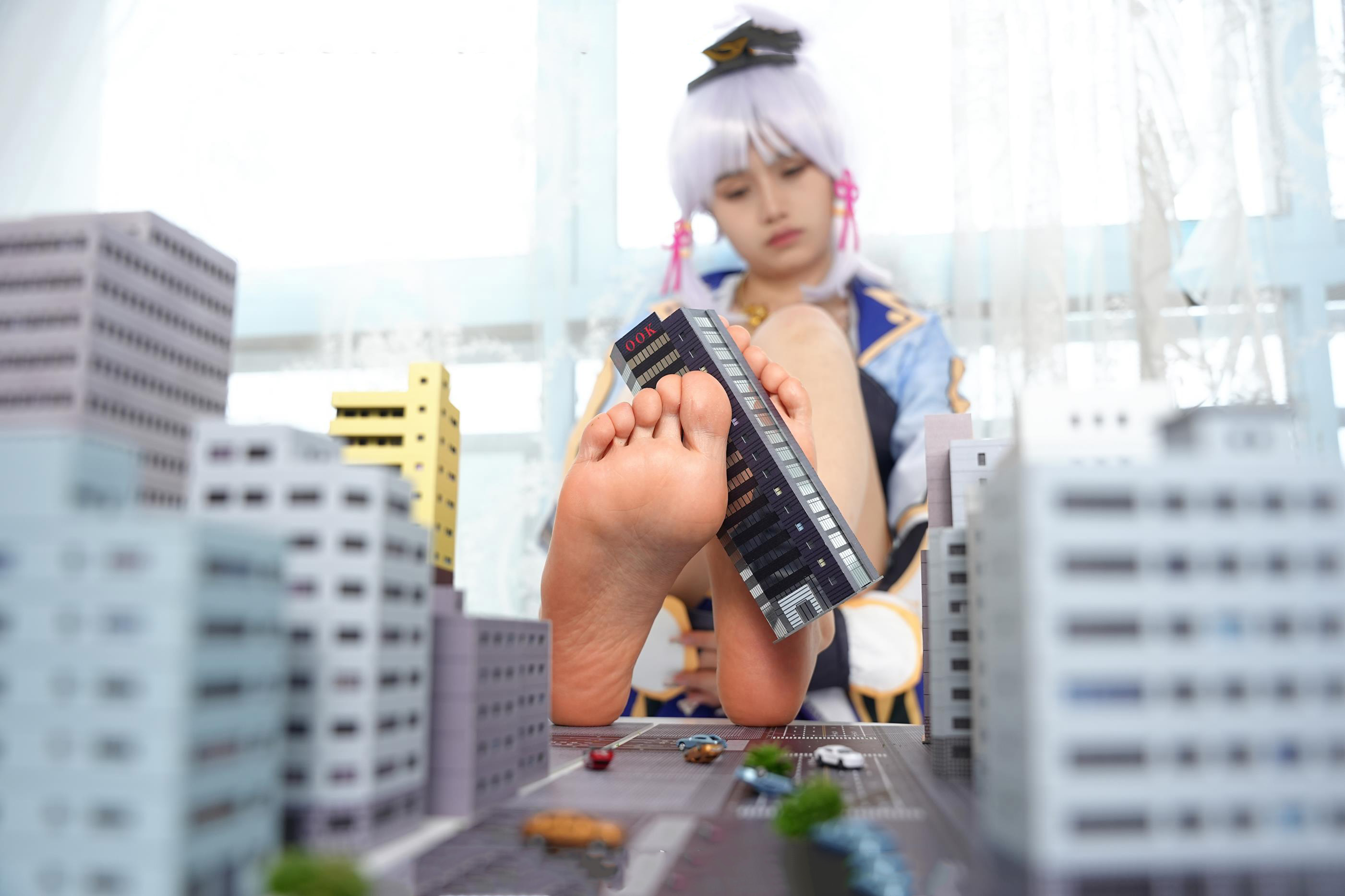 [觅芙少女]NO.108 花花（cos神里绫华）梦境误入小人国，化身巨人少女 [144P/2V/9.28G]插图