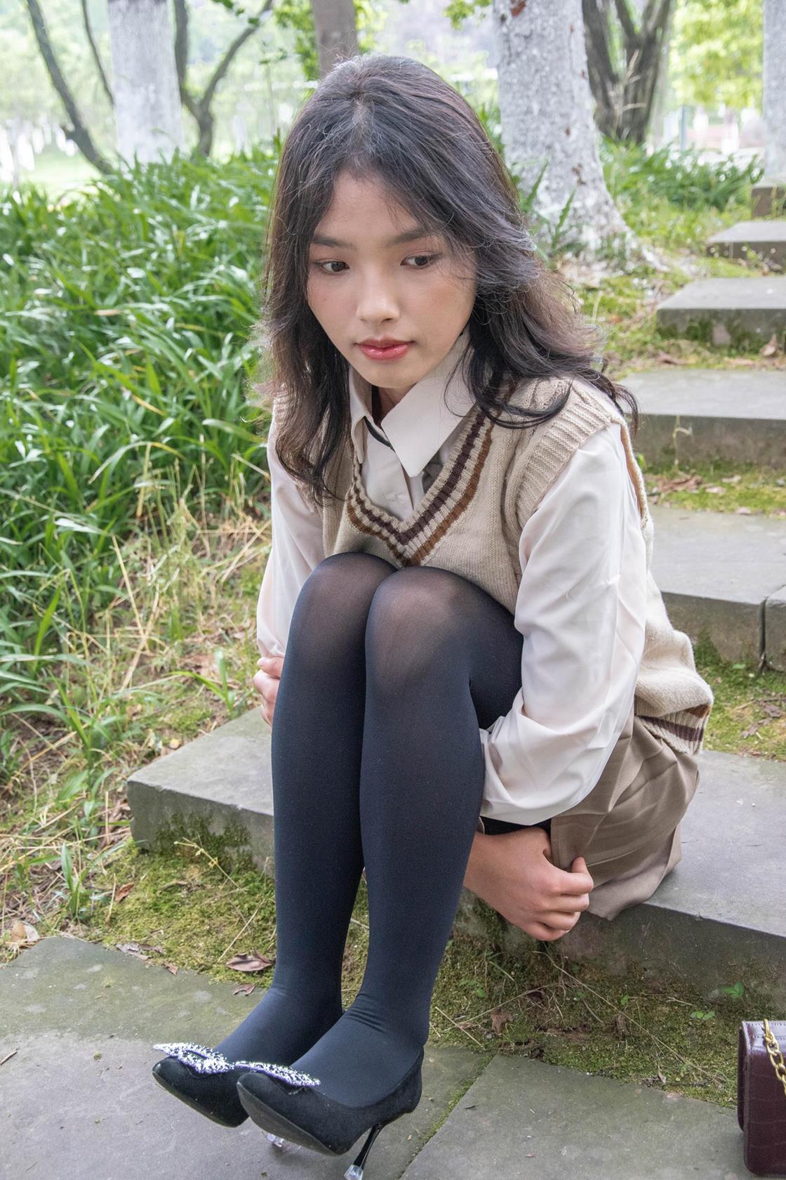 [袜觅社]  小雪高跟鞋黑丝丝袜脚 [71P/1V/9.61G]插图2