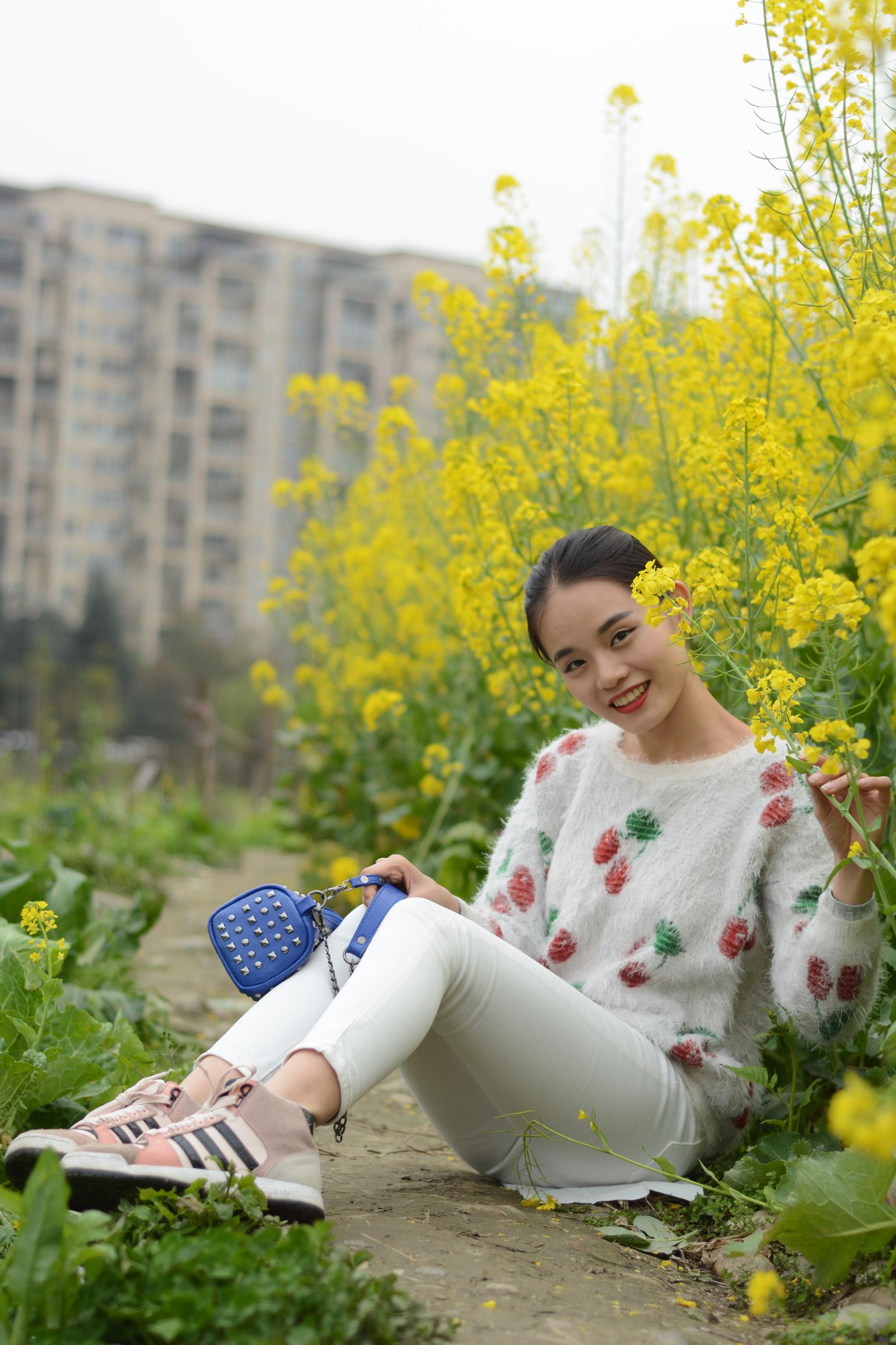 织梦映像 油菜花田里的棉袜 [199P/1.13G]插图1