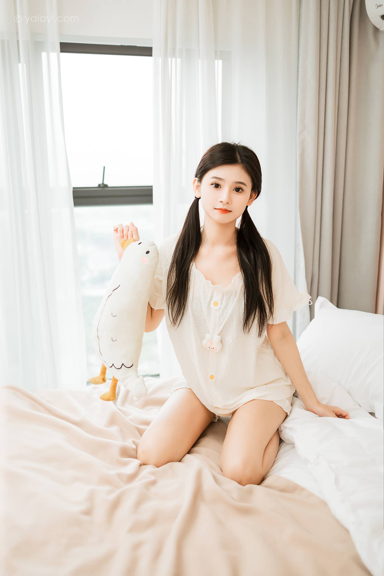 [YALAYI雅拉伊]2023.10.16 NO.1073 双马尾少女 徐小云[44+1P/197MB]插图3