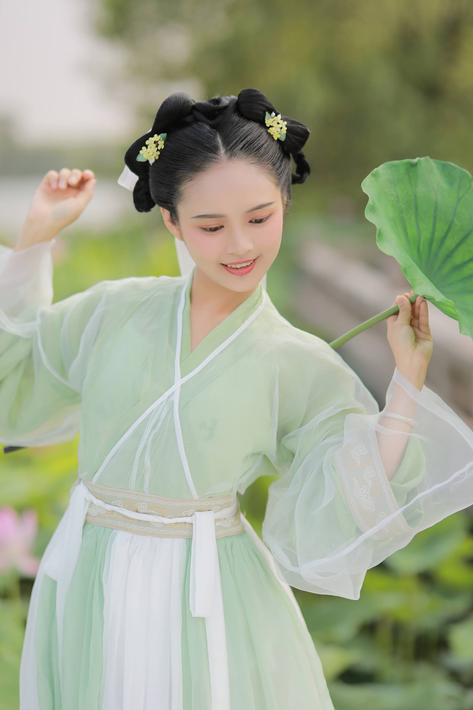 [YITUYU艺图语]2022.08.27 荷趣 溪木若颖[22+1P/110MB]插图1