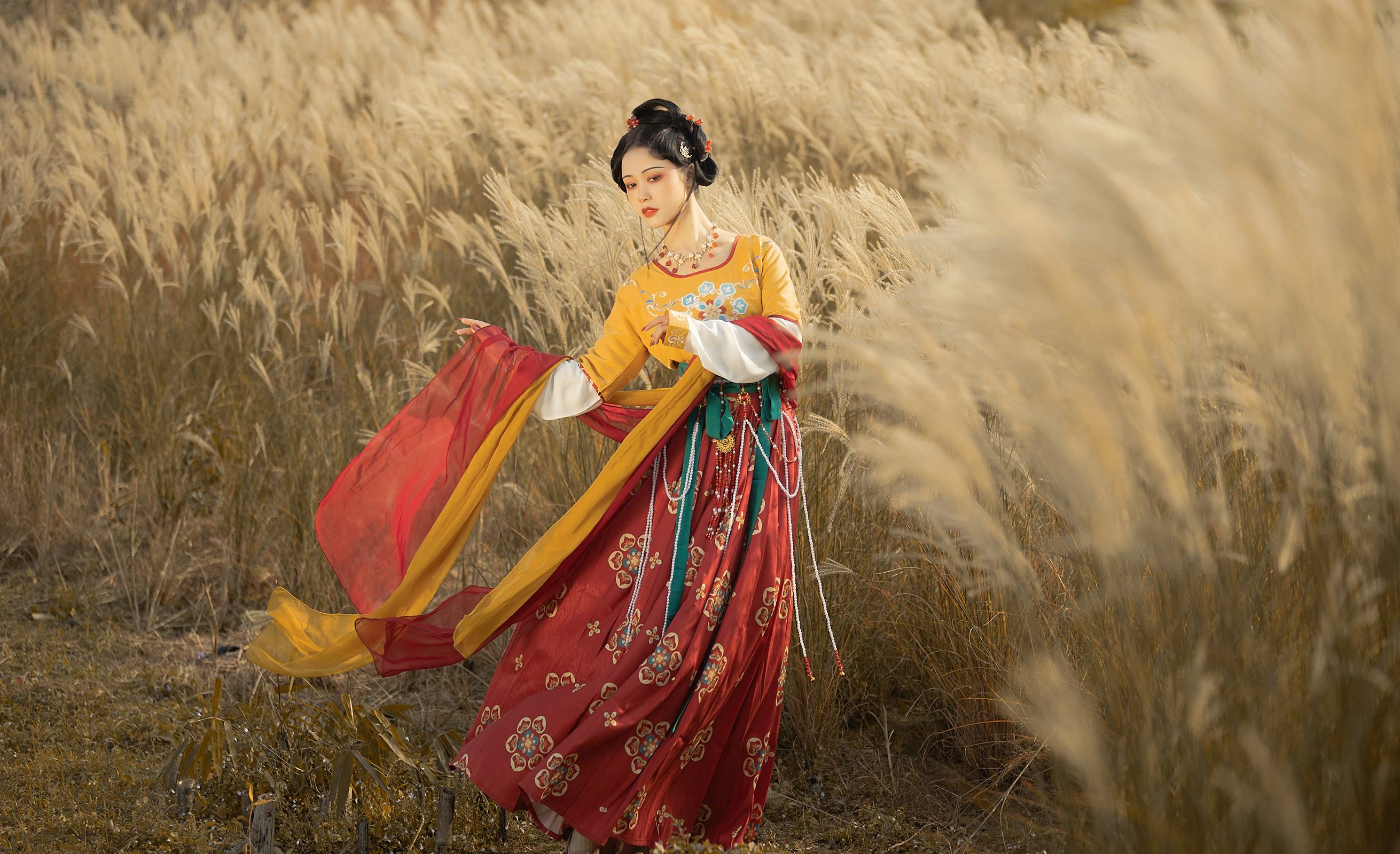 [YITUYU艺图语]2022.08.18 萋萋 梨一依[22+1P/287MB]插图2