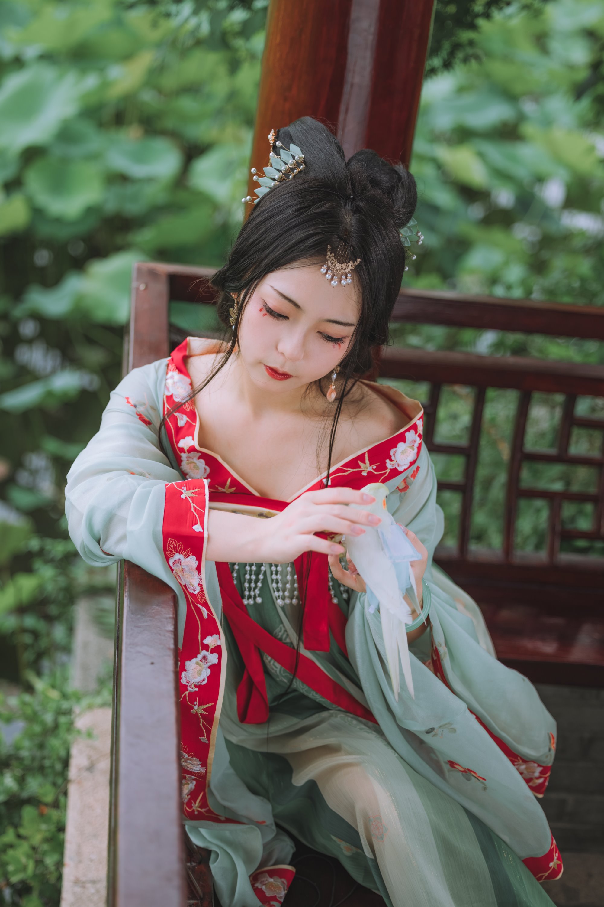 [YITUYU艺图语]2022.08.13 风荷举 阡墨红尘[21+1P/345MB]插图