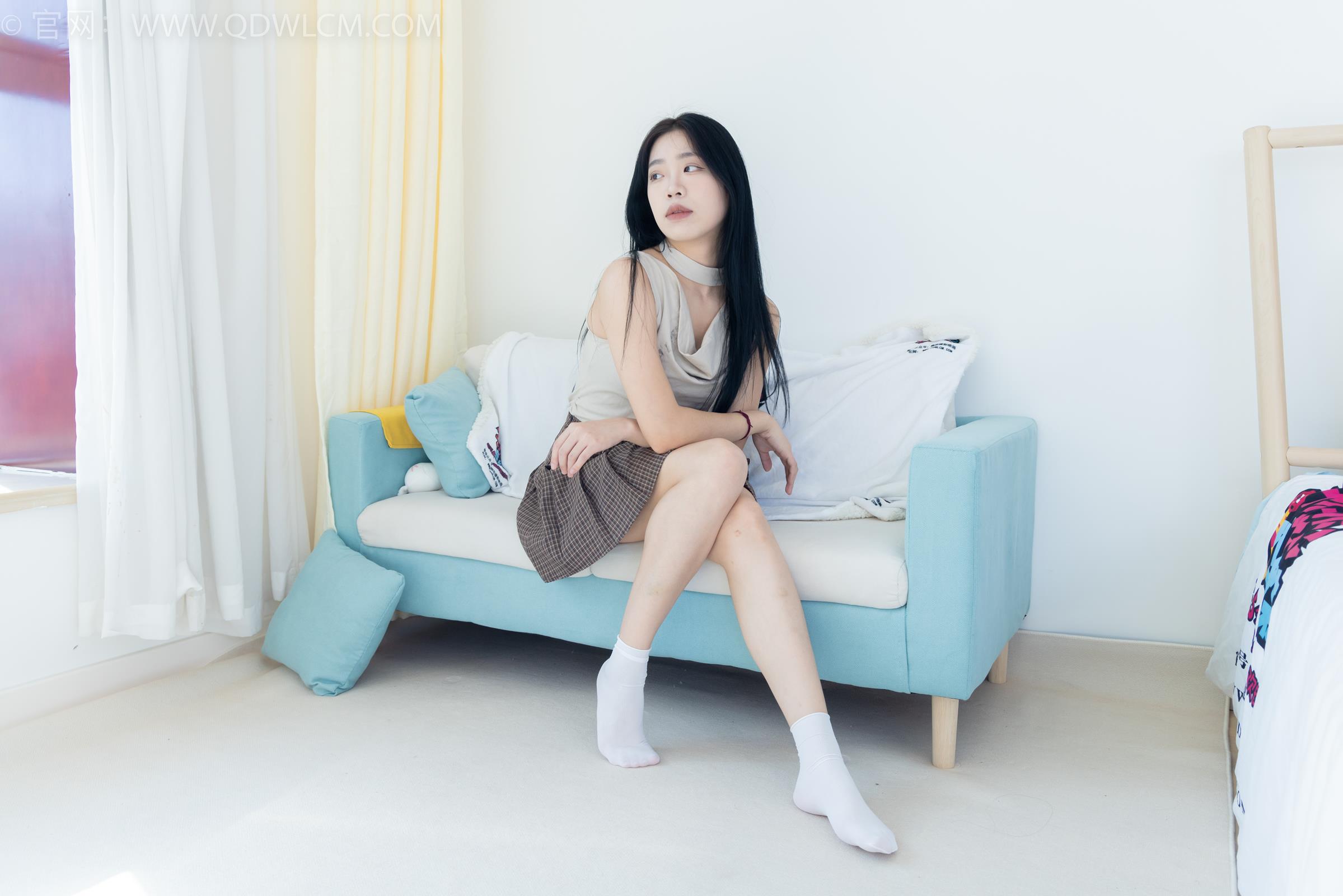 勿恋传媒 1784期 小谷皮鞋白冰丝袜裸足[150P/1V/3.7G]插图3