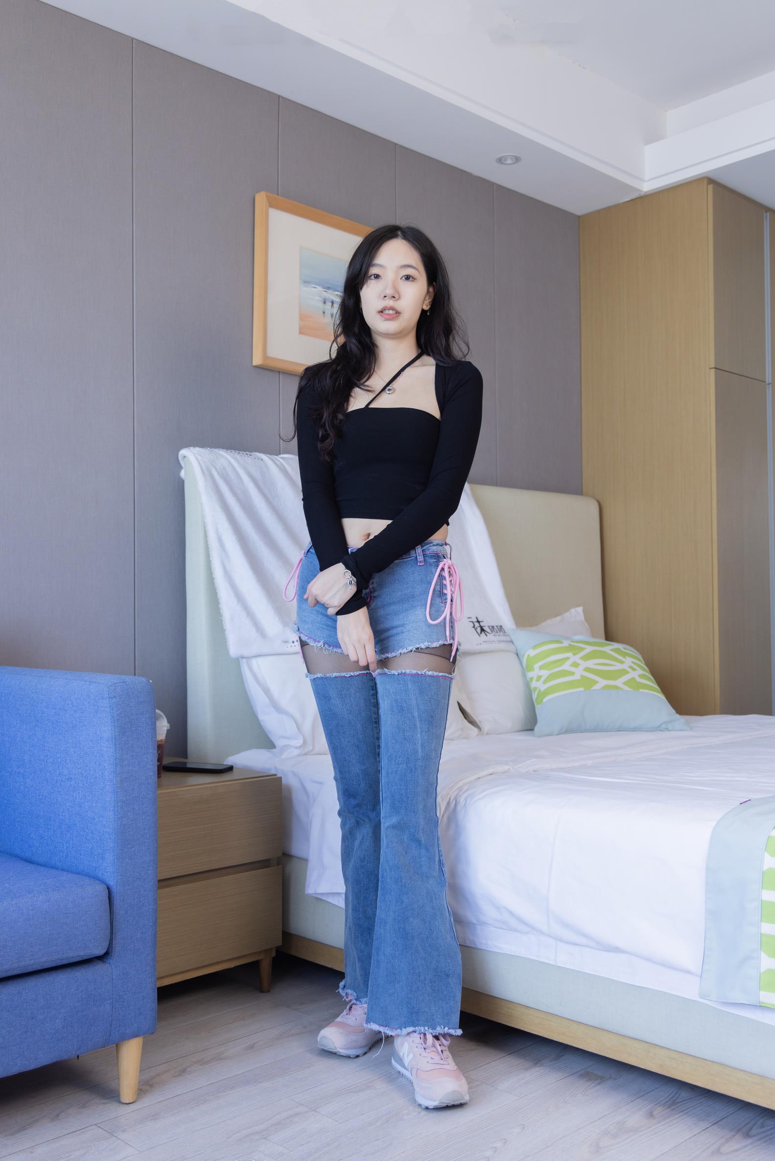 袜啵啵 317 小甜豆花絮版运动鞋可拆卸牛仔裤粉棉袜黑丝[140P/1V/6.37G]插图3