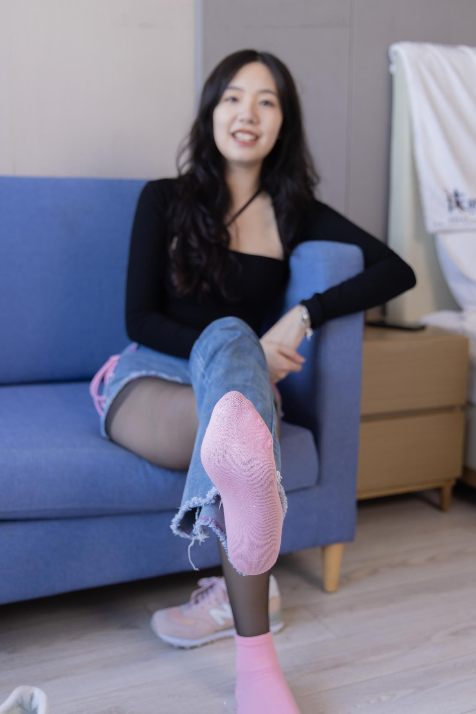 袜啵啵 317 小甜豆花絮版运动鞋可拆卸牛仔裤粉棉袜黑丝[140P/1V/6.37G]插图4