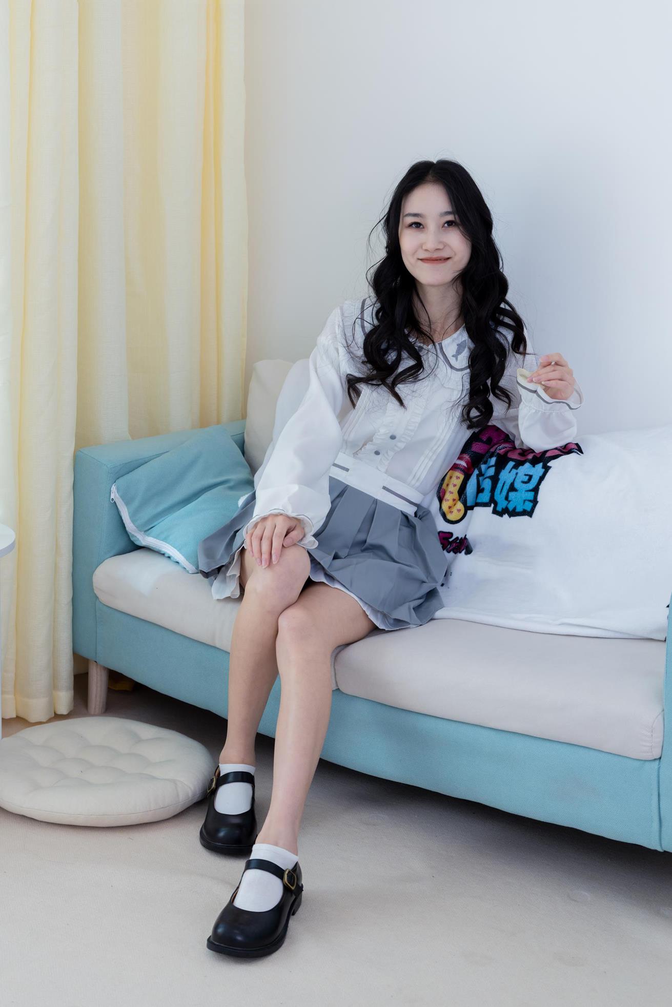 勿恋传媒1811期果汁-像风一样皮鞋白短棉袜裸足[150P/1V/3.6G]插图8