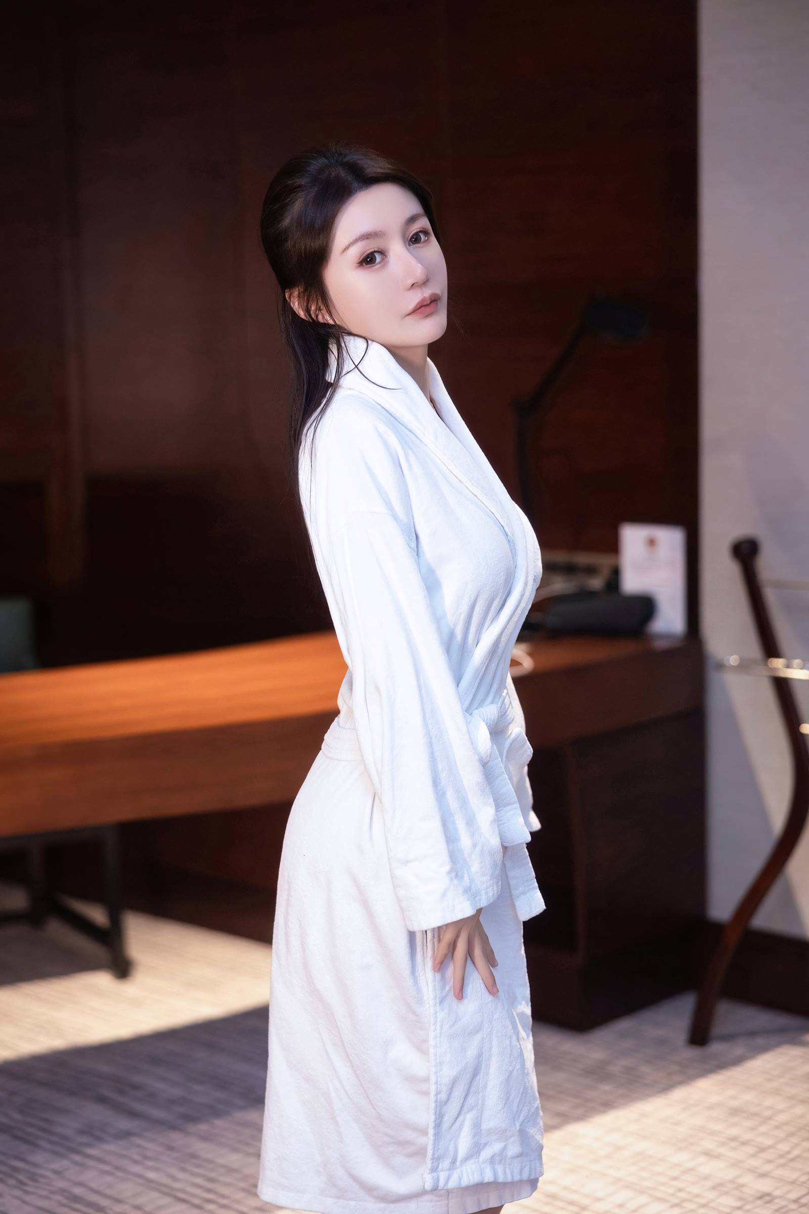 谢小蒽&闺蜜唐宁宁-《戏水》[110P/4V/1.94G]插图2