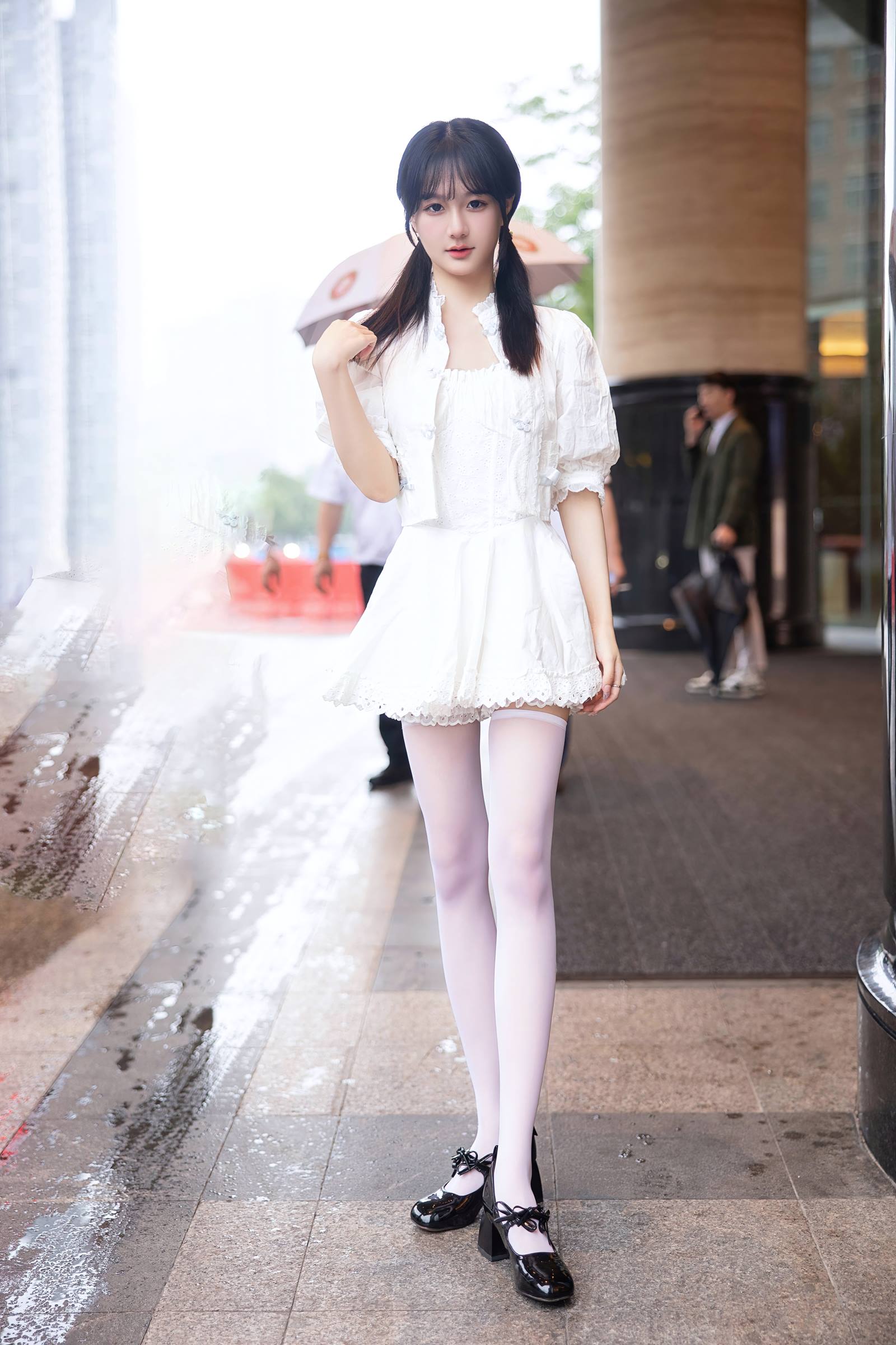 谢小蒽(幼幼)-内《粉色情趣》[94P/2V/1.25G]插图1