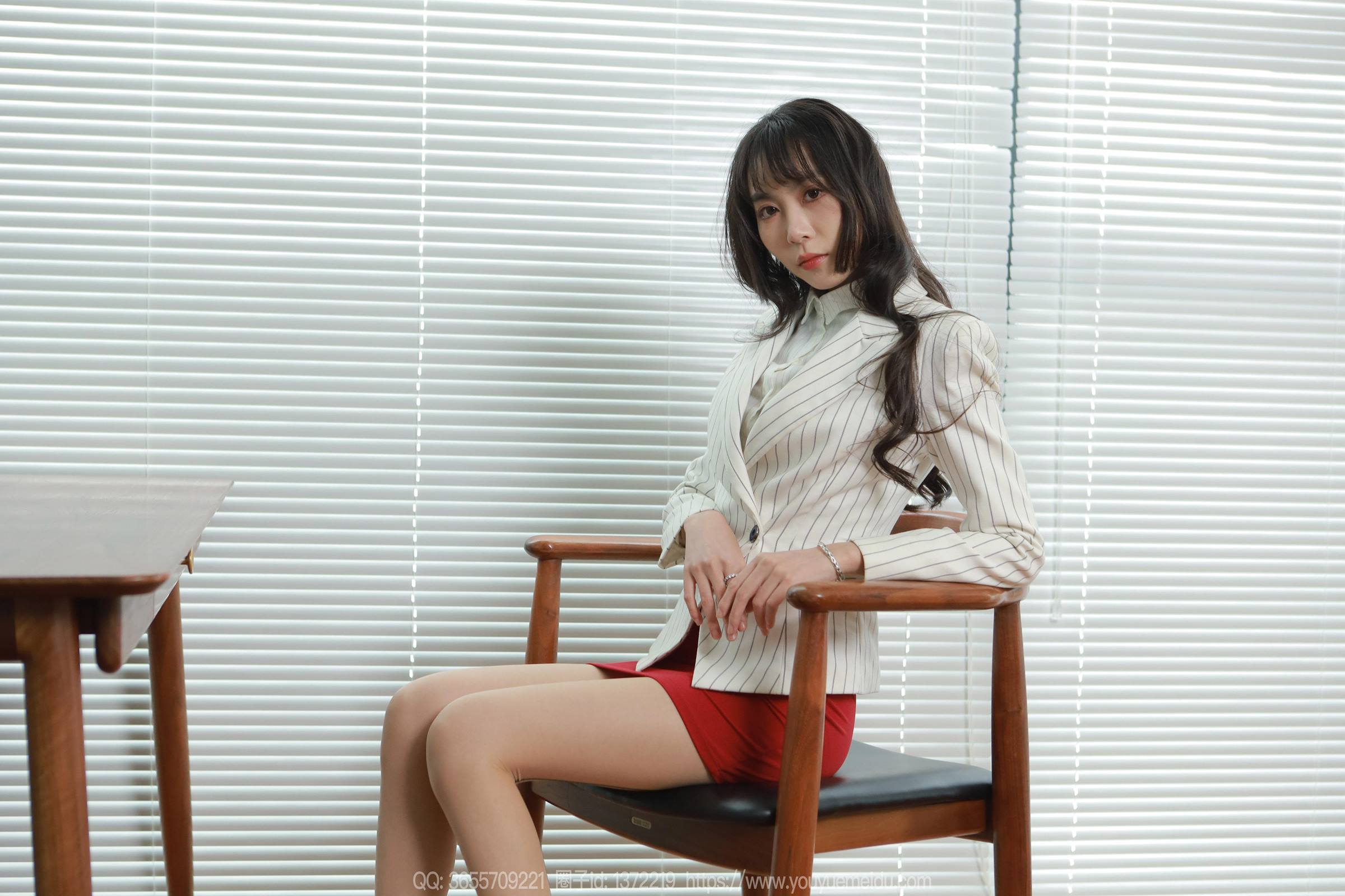 [IESS异思趣向] 2024.01.02 丝享家1627：团团《红裙黑线》[88P/78MB]插图3