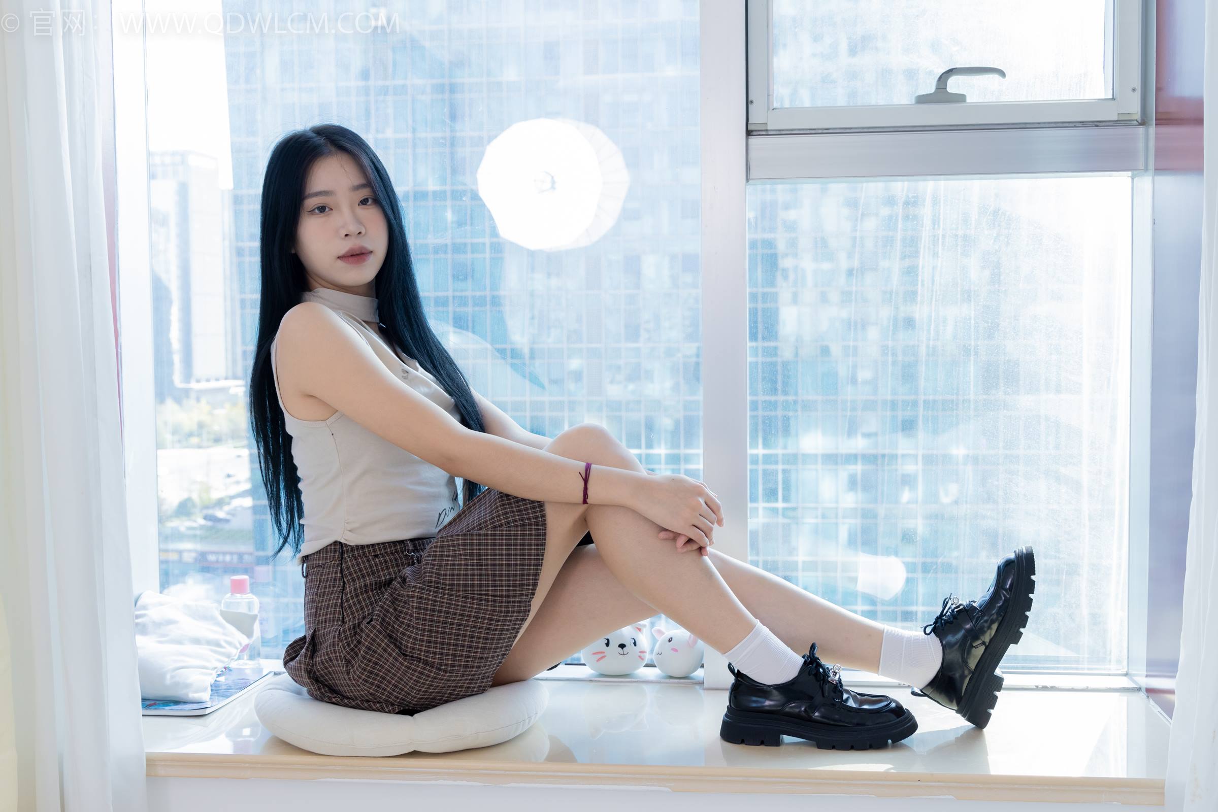 勿恋传媒 NO.1784 小谷-皮鞋、白冰丝袜、裸足[150P/1V/3.70GB]插图1