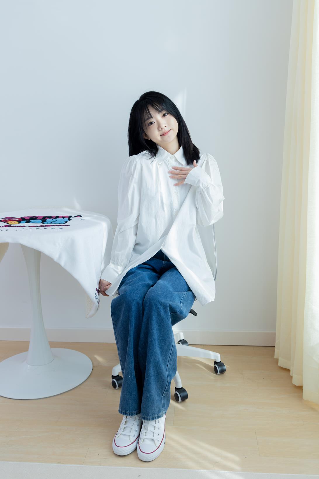 勿恋传媒 1837期 欢欢少年的你板鞋粉色棉船袜肚子疼揉肚子剧情 [170P/1V/5.61G]插图1