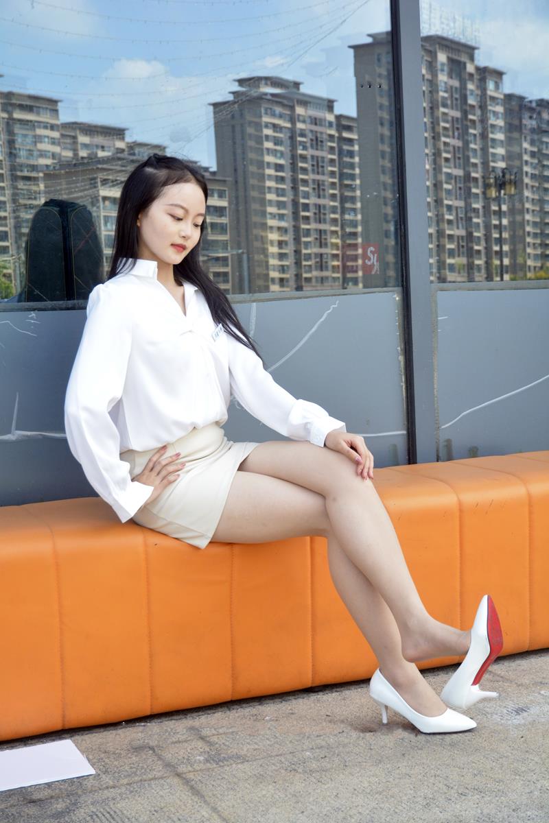 初夏女神 089期 双双~职场生涯每个周末就是我的职场生涯的开启模式 [140P/1V/5.37G]插图6