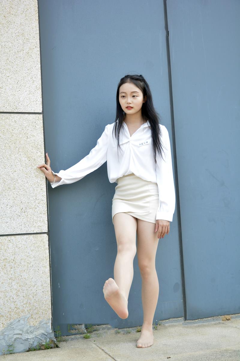 初夏女神 089期 双双~职场生涯每个周末就是我的职场生涯的开启模式 [140P/1V/5.37G]插图