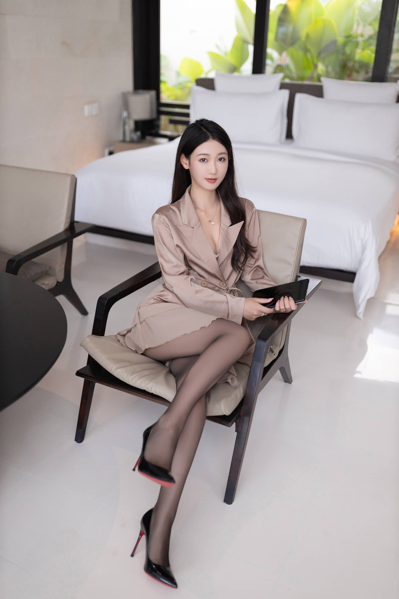 唐安琪 – 紫色内一配超薄黑丝[89P/1.05GB]插图1