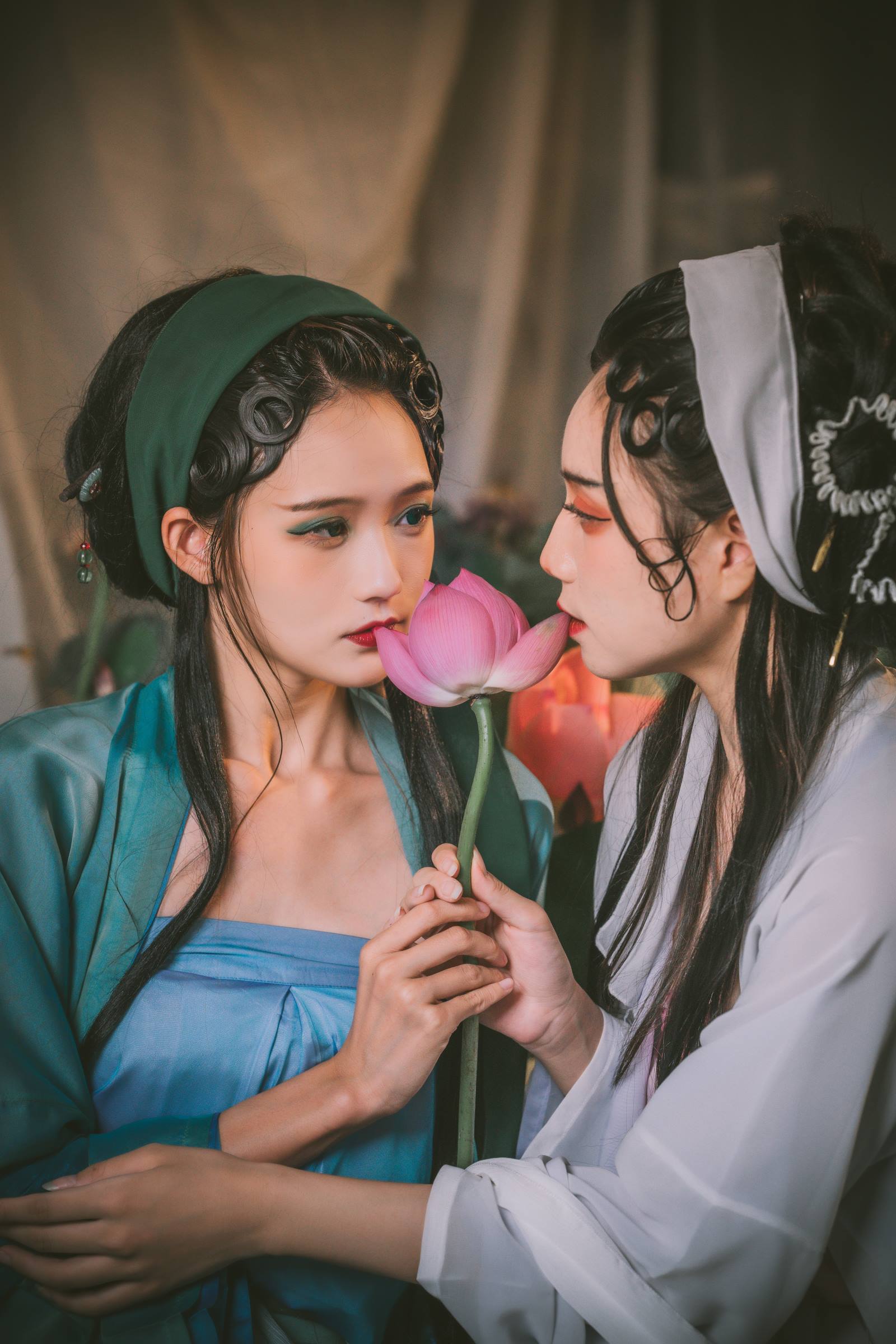 [YITUYU艺图语]2022.09.09 青蛇白蛇 兔子Zzz不吃胡萝卜&贰加六[31+1P/320MB]插图2