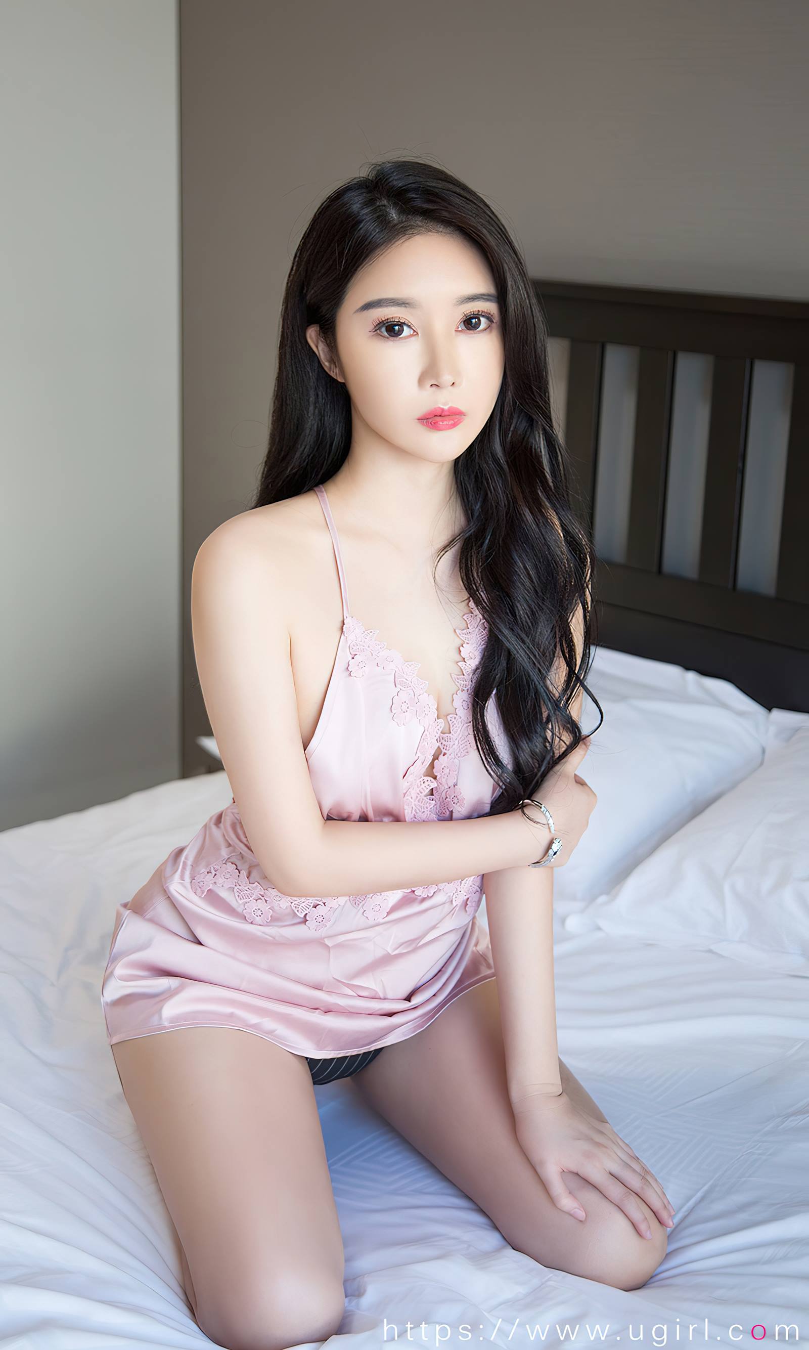 [爱犹物]2024 NO.2777 美仁粉梦 萱萱儿[35P/69MB]插图3