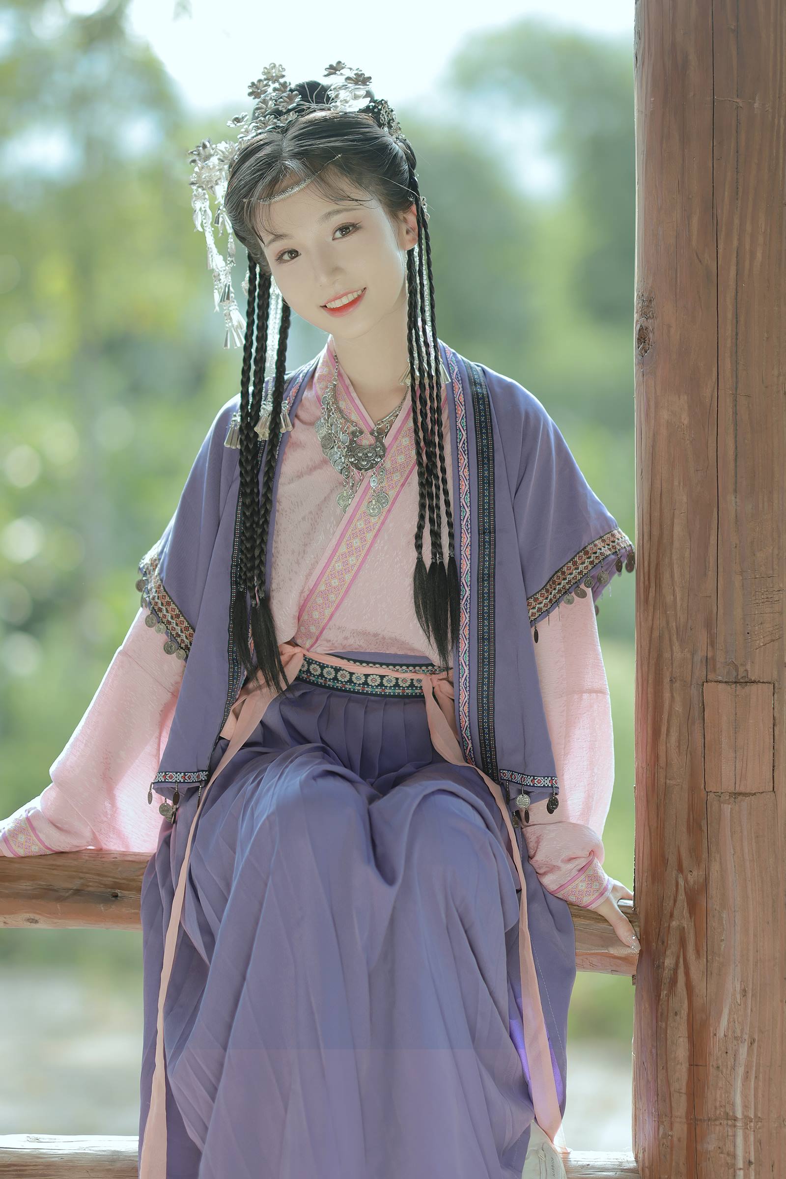 [YITUYU艺图语]2022.09.14 苗疆少女 卷卷[21+1P/188MB]插图2