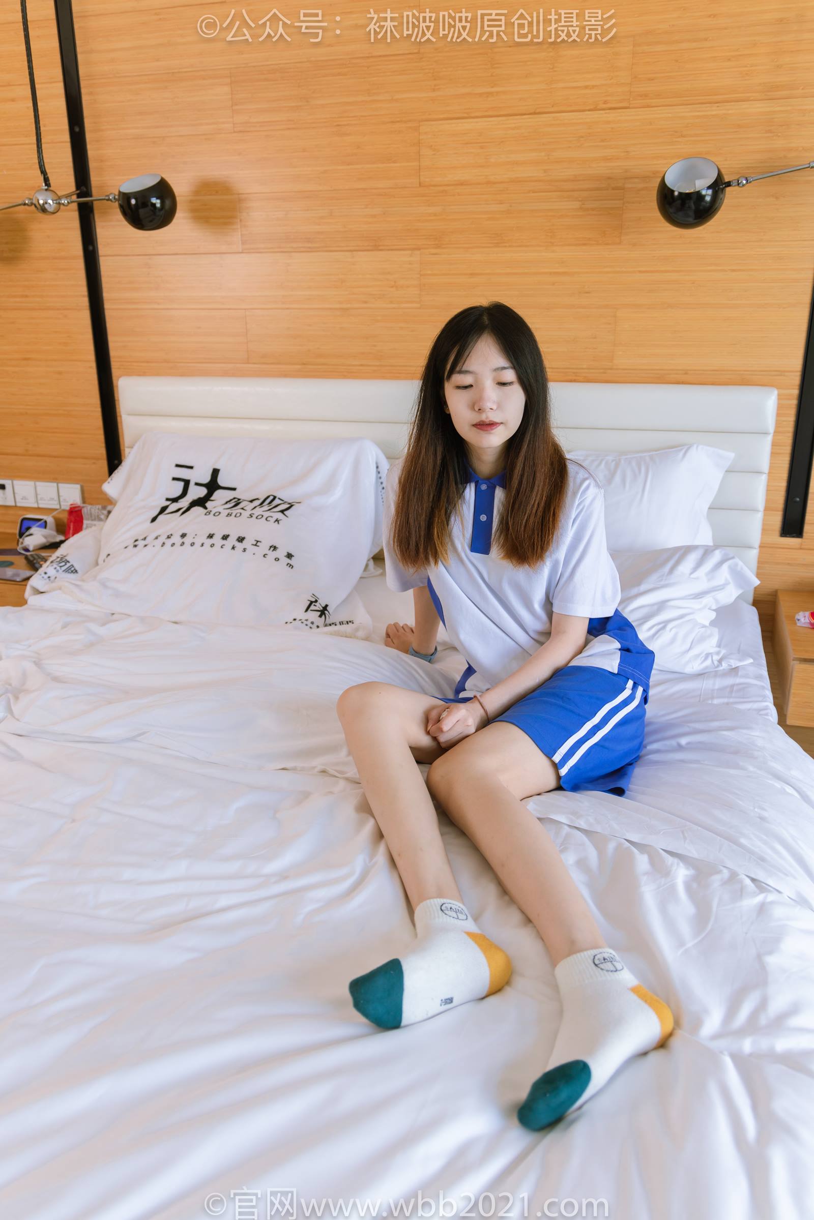 [BoBoSocks袜啵啵]NO.336 小甜豆-校服、帆布鞋、白棉袜、裸足[140P/1V/6.71GB]插图4
