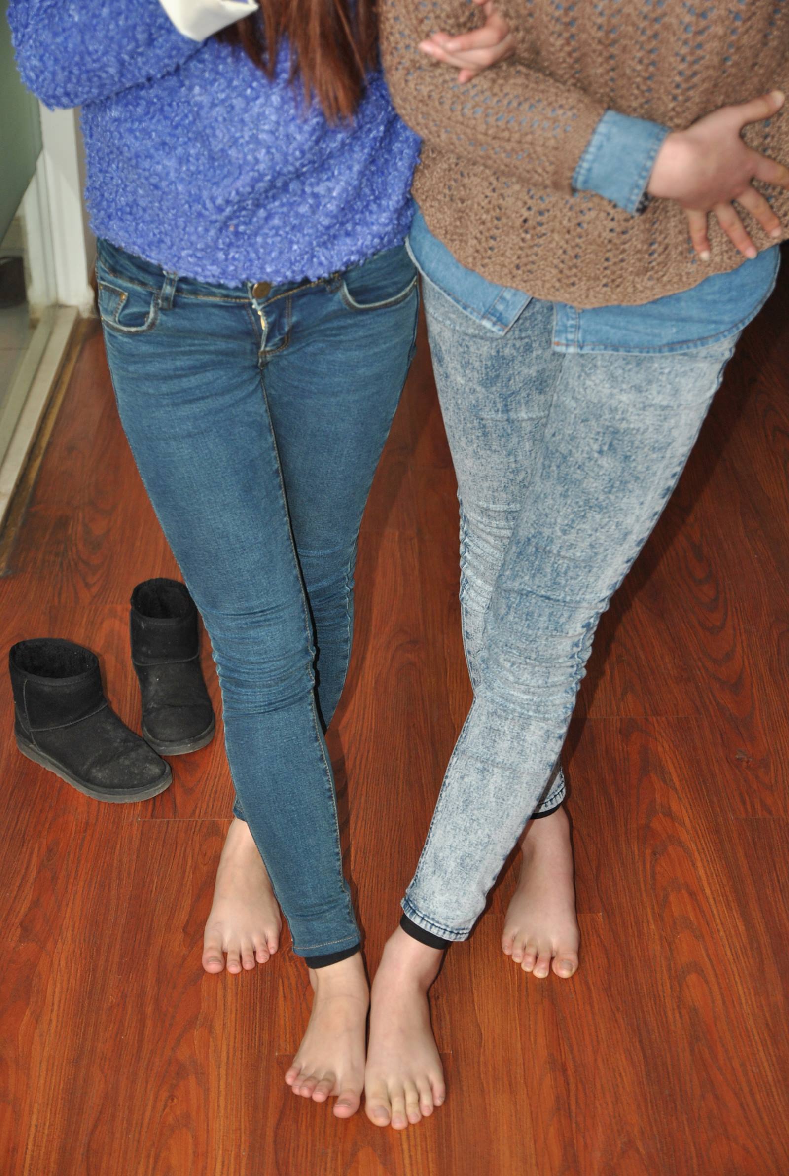 自由摄影 No.039 楠楠 齐齐 裸足比脚 [61P/145MB]插图2