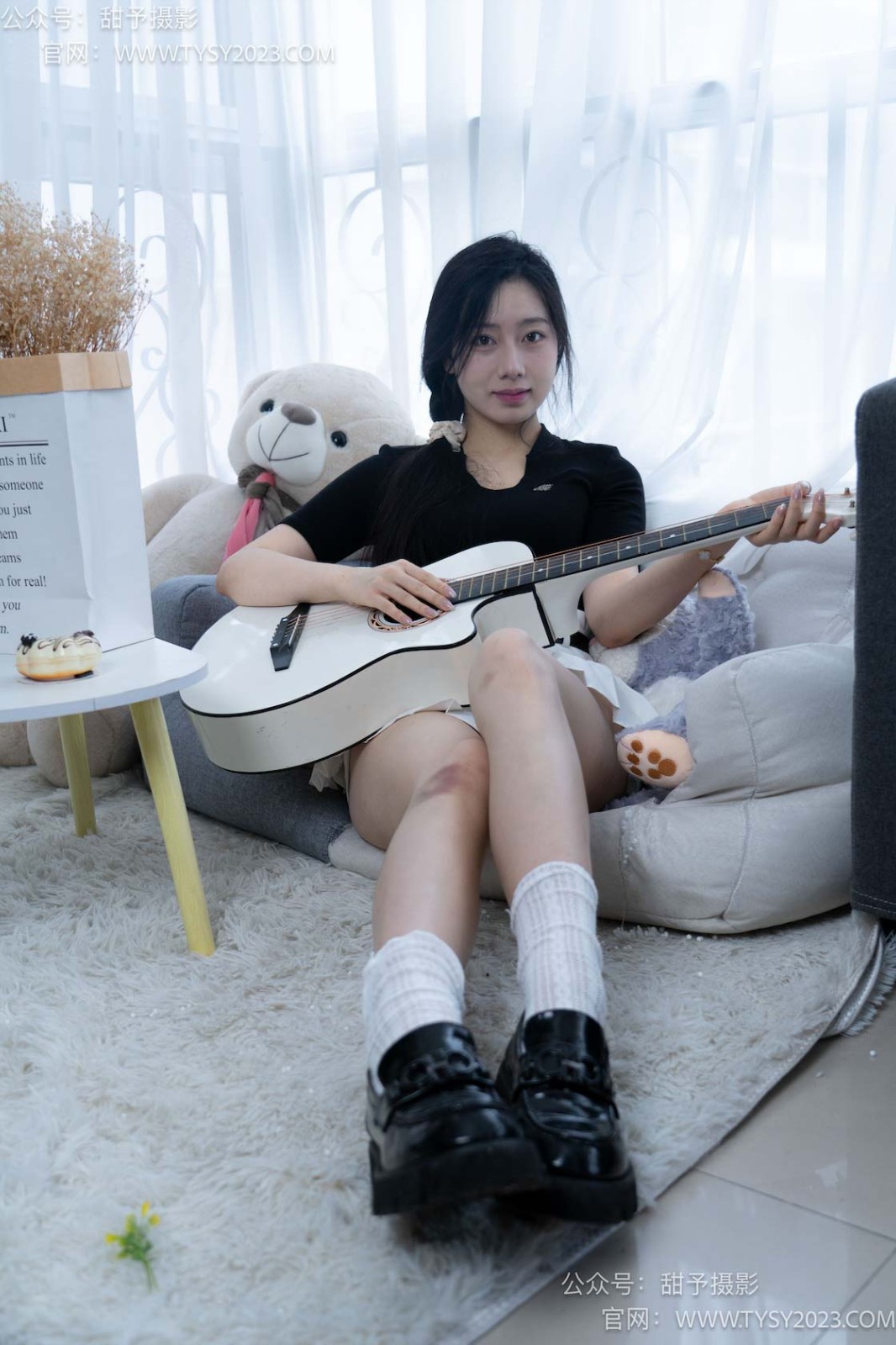 甜予摄影 012 鱼鱼-皮鞋、穿脏镂空白棉袜、裸足[125P/2V/10.21GB]插图2