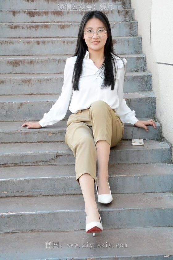 月下摄影 NO.005 恰恰~生活套装 展示一下平时去工作中使用的工作装。略显成熟！[130P/1V/5.77G]插图5