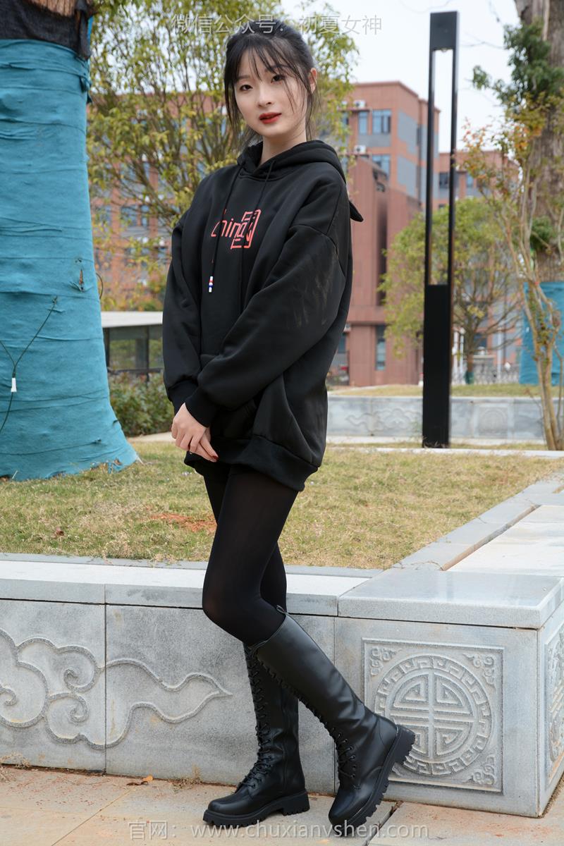 初夏女神 135期 安妮 浅看红枫 今年的冬天相对来说还不算太冷，枫叶都红不起来了！[120P/1V/4.45GB】插图2