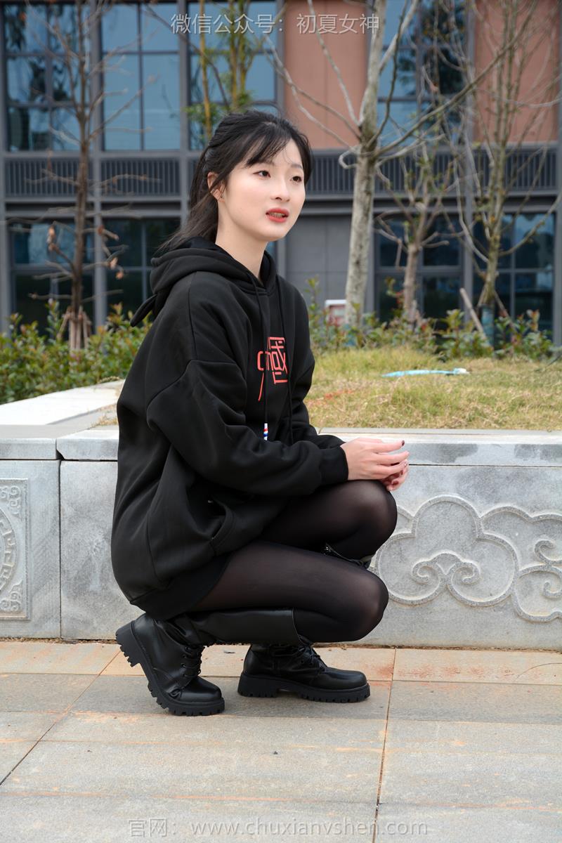 初夏女神 135期 安妮 浅看红枫 今年的冬天相对来说还不算太冷，枫叶都红不起来了！[120P/1V/4.45GB】插图