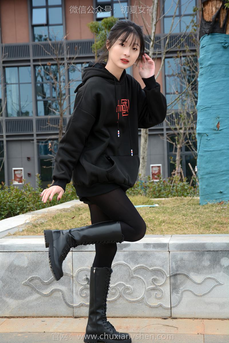 初夏女神 135期 安妮 浅看红枫 今年的冬天相对来说还不算太冷，枫叶都红不起来了！[120P/1V/4.45GB】插图6