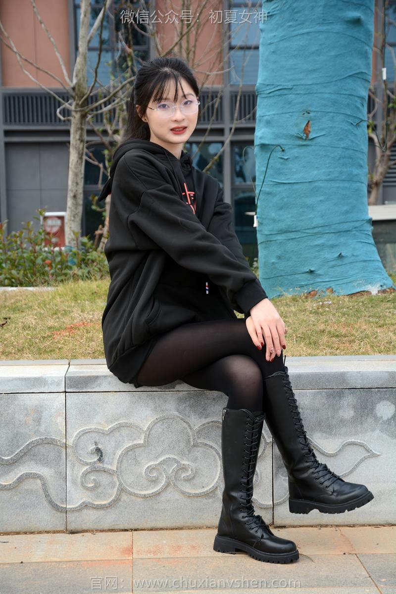 初夏女神 135期 安妮 浅看红枫 今年的冬天相对来说还不算太冷，枫叶都红不起来了！[120P/1V/4.45GB】插图5