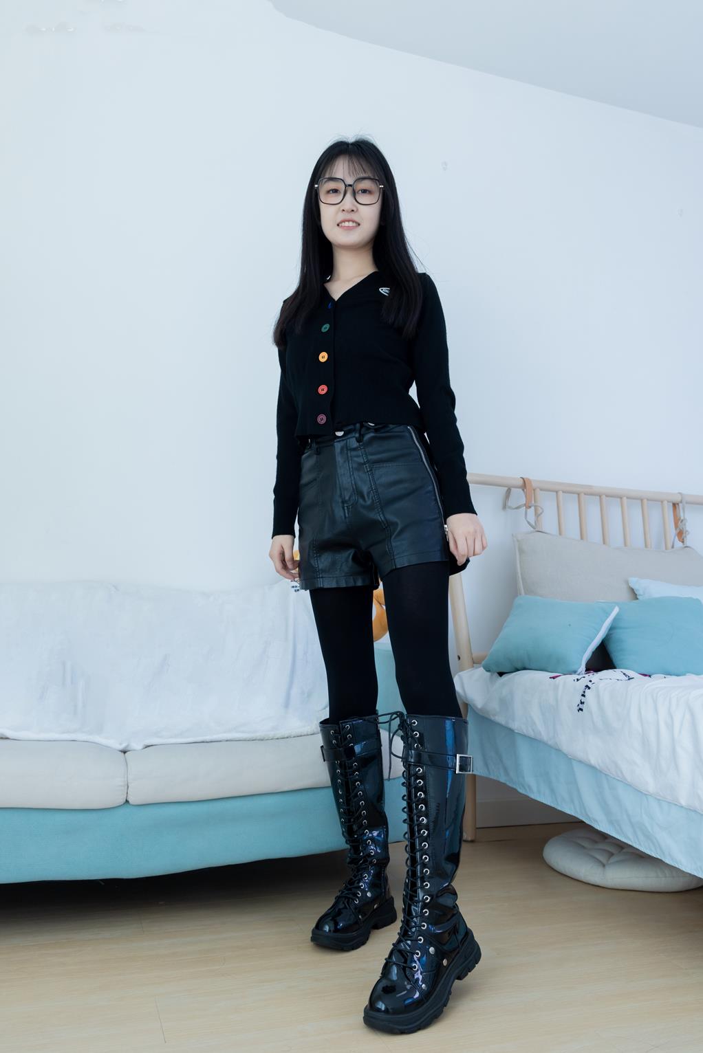 勿恋传媒 1877期 嘉木桃之夭夭两双长靴厚黑丝肉厚丝 [160P/1V/4.64G]插图4