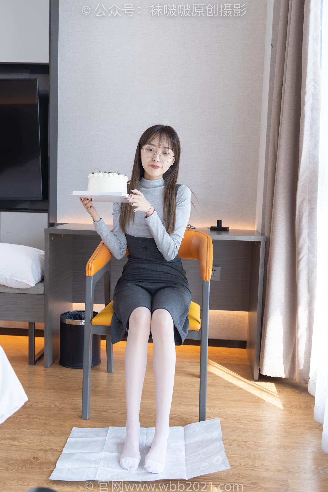 袜啵啵 309期 稚予剧情版脚踩蛋糕 [30P/1V/1.56GB]插图