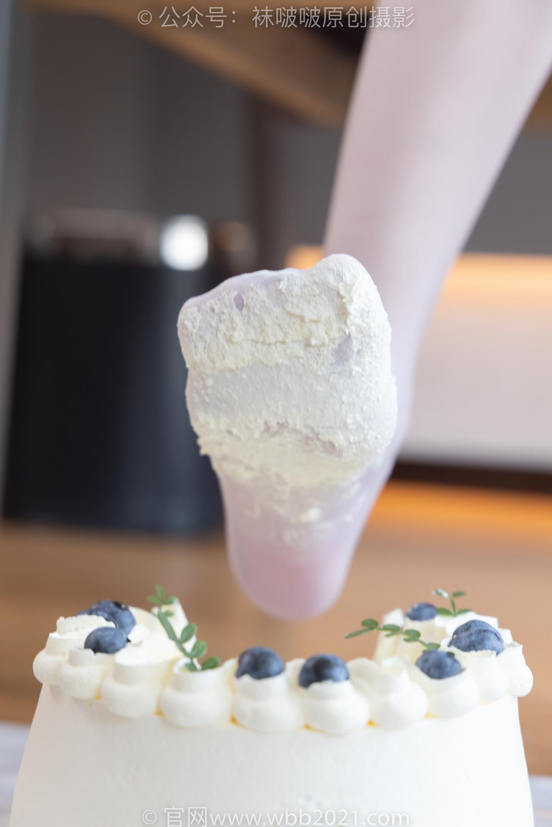 袜啵啵 309期 稚予剧情版脚踩蛋糕 [30P/1V/1.56GB]插图1