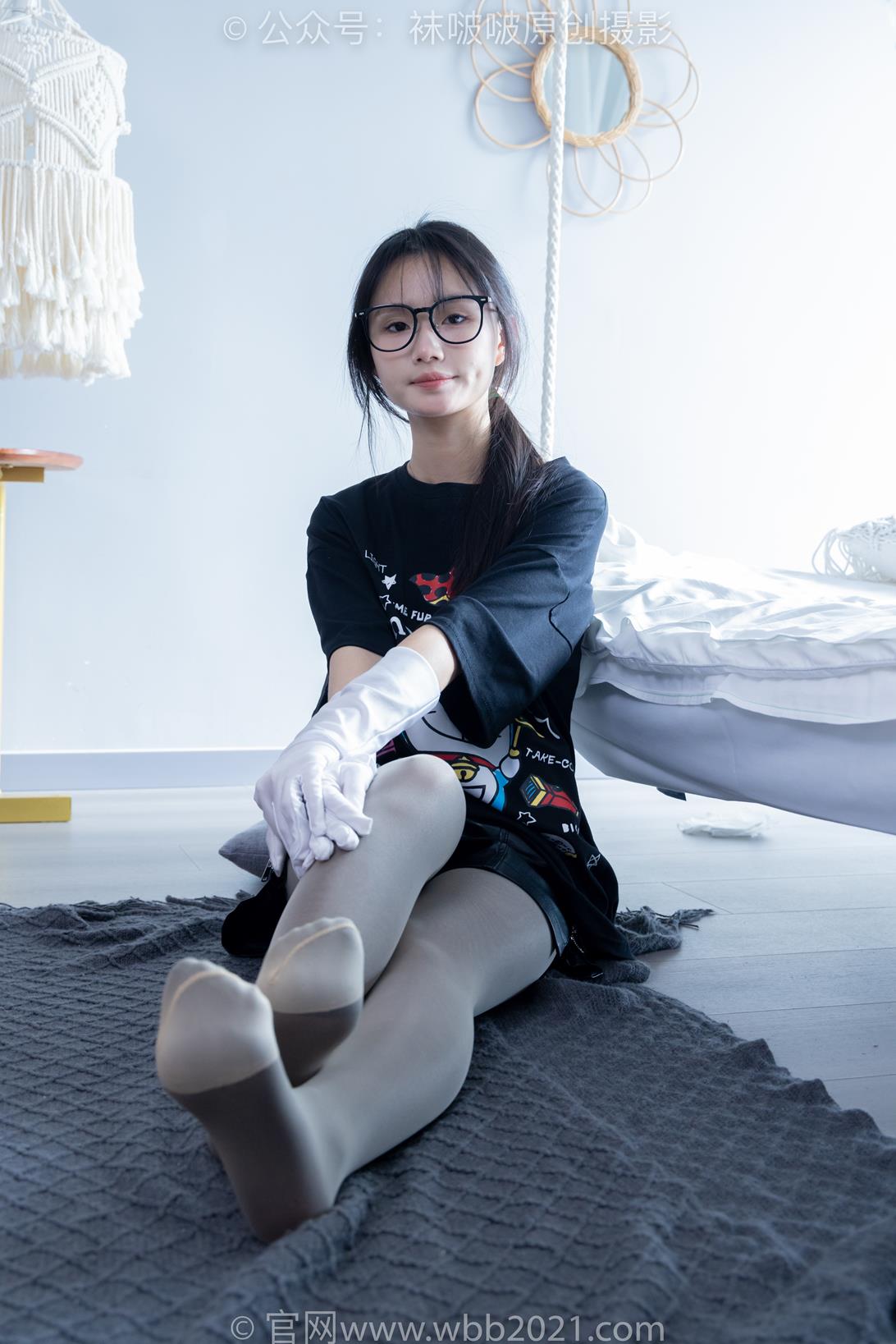 袜啵啵 343期 花絮版甜甜圈高跟长靴黑丝打底脚尖加固款肉丝两双丝袜 [150P/1V/6.33GB]插图8