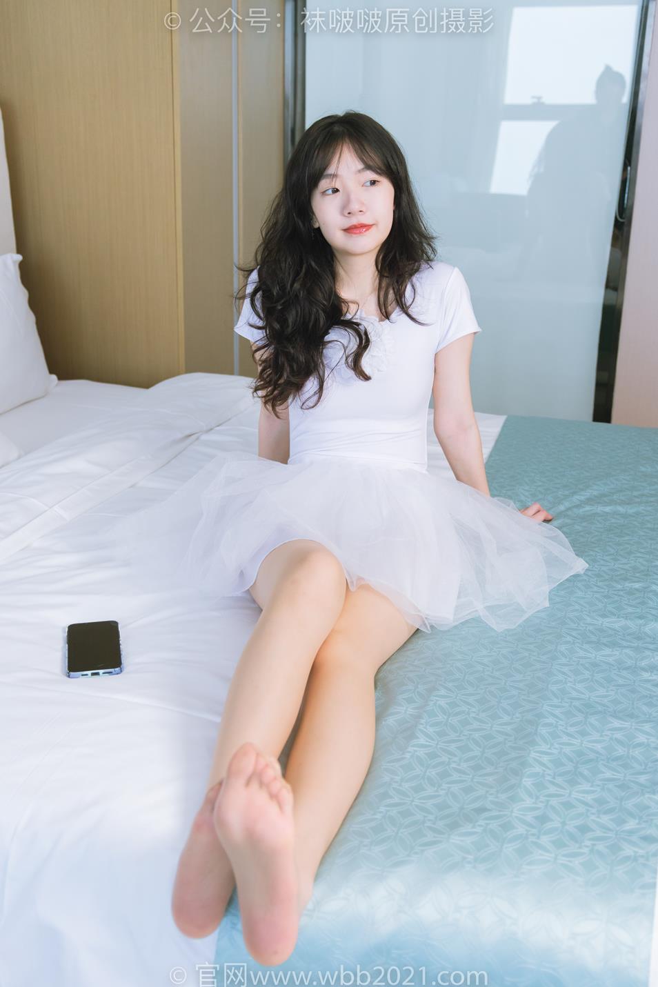 袜啵啵 345期 小甜豆花絮版透明高跟鞋肉丝脚尖加固款裸足芭蕾舞服 [140P/1V/5.65GB]插图3