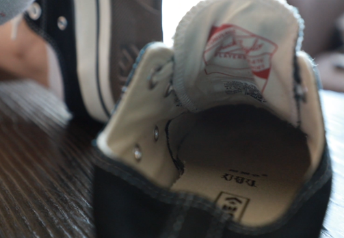 誉铭传媒 2024年第4期 视频帆布鞋棉袜裸足[1V/1.85G]插图3