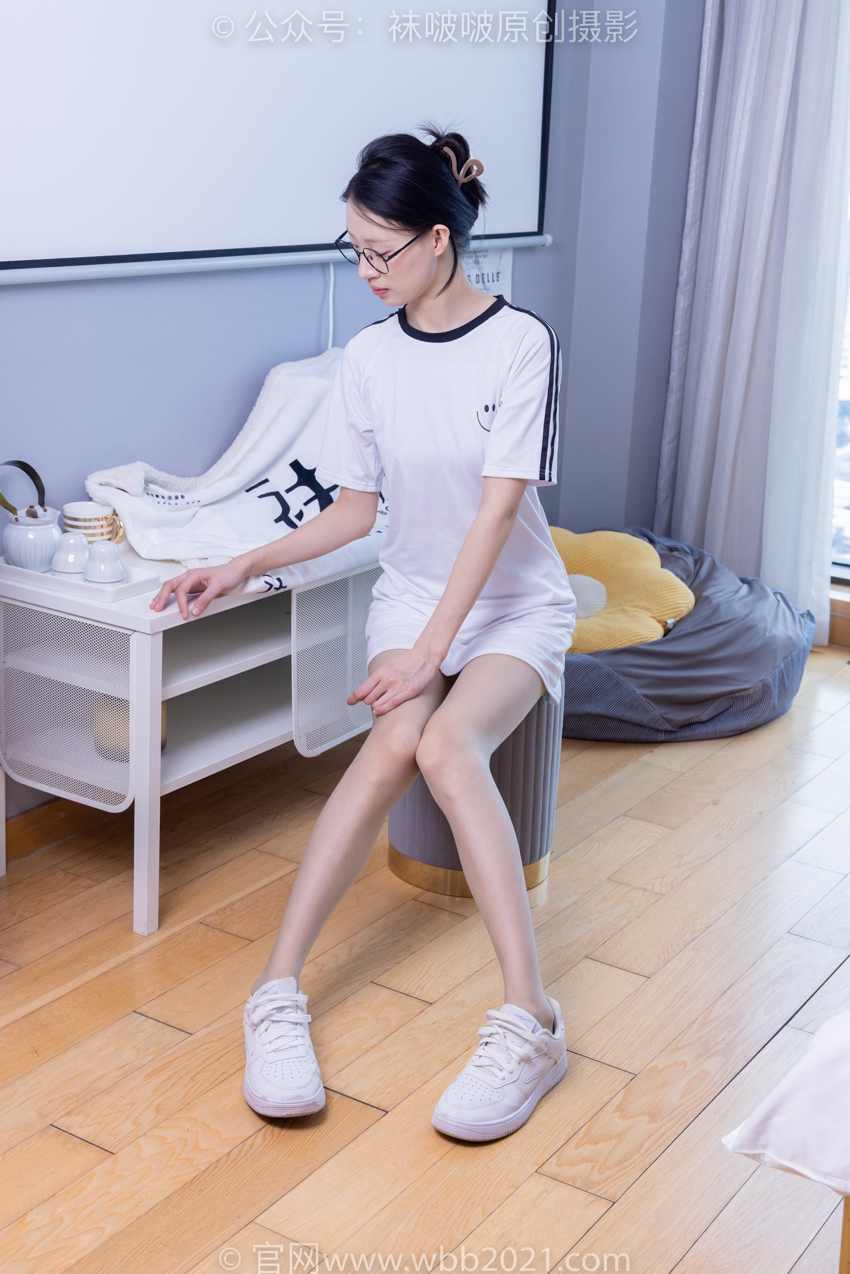 [BoBoSocks袜啵啵]NO.350 雪糕-板鞋、灰丝[180P/1V/8.31GB]插图3