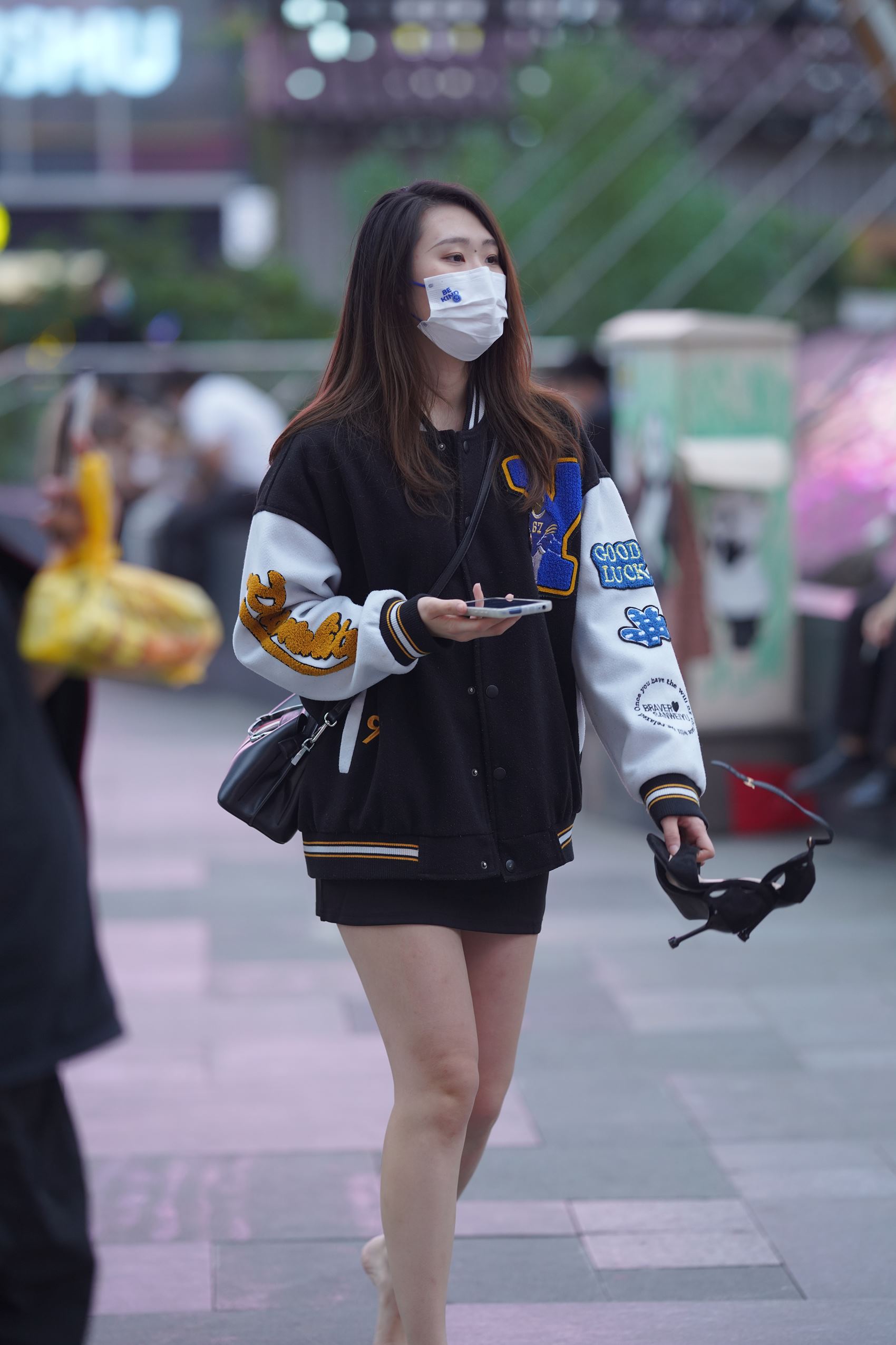 精选街拍作品 NO.2642 是鞋子不舒服吗？[85P/373MB]插图2