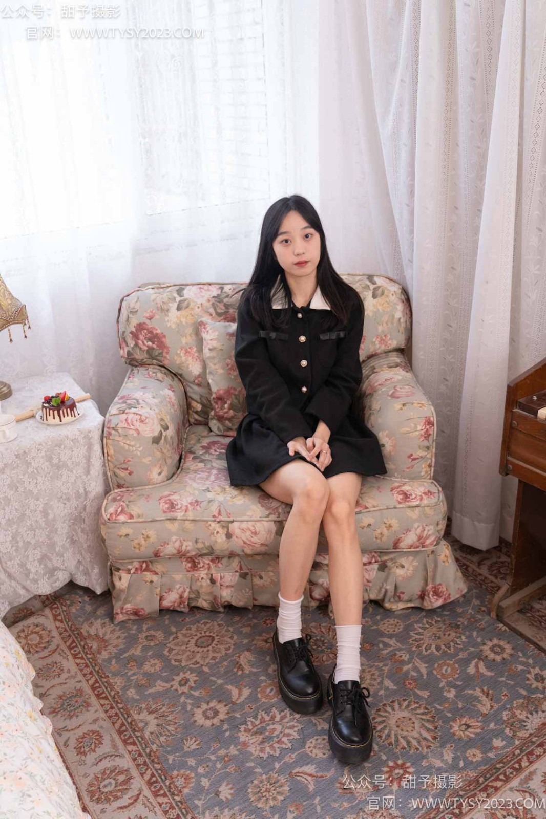 甜予摄影 NO.019 艺艺-皮鞋、白棉袜、裸足 [127P/2V/9.62GB]插图3