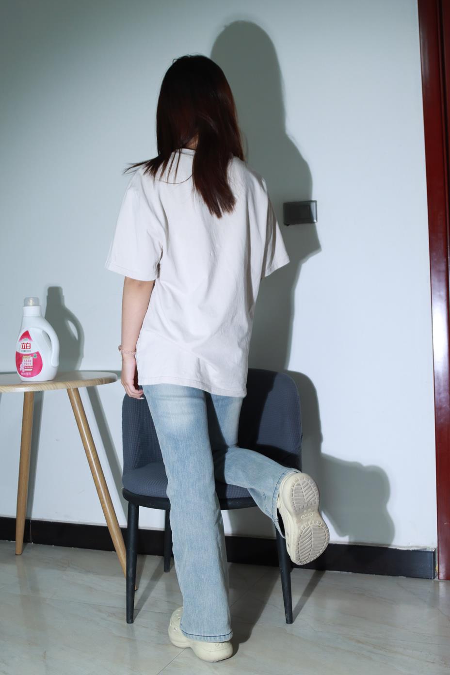 原创 蕊蕊第二期 牛仔裤凉鞋白棉袜脚[81P/4V/2.07GB]插图8