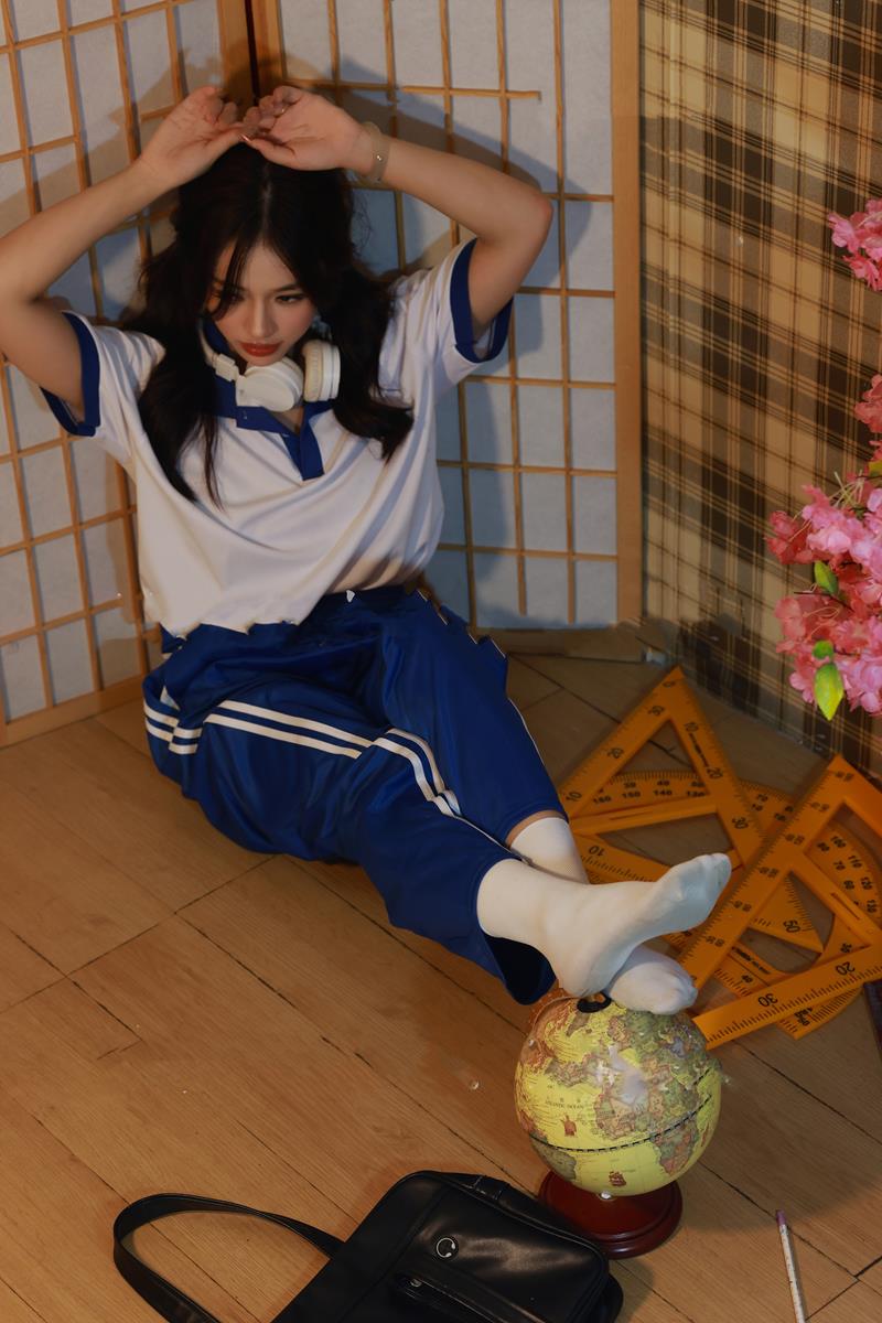 织梦映像 新品学生时代完整版 学生服白棉袜脏脚底[335P/1V/4.58GB]插图4