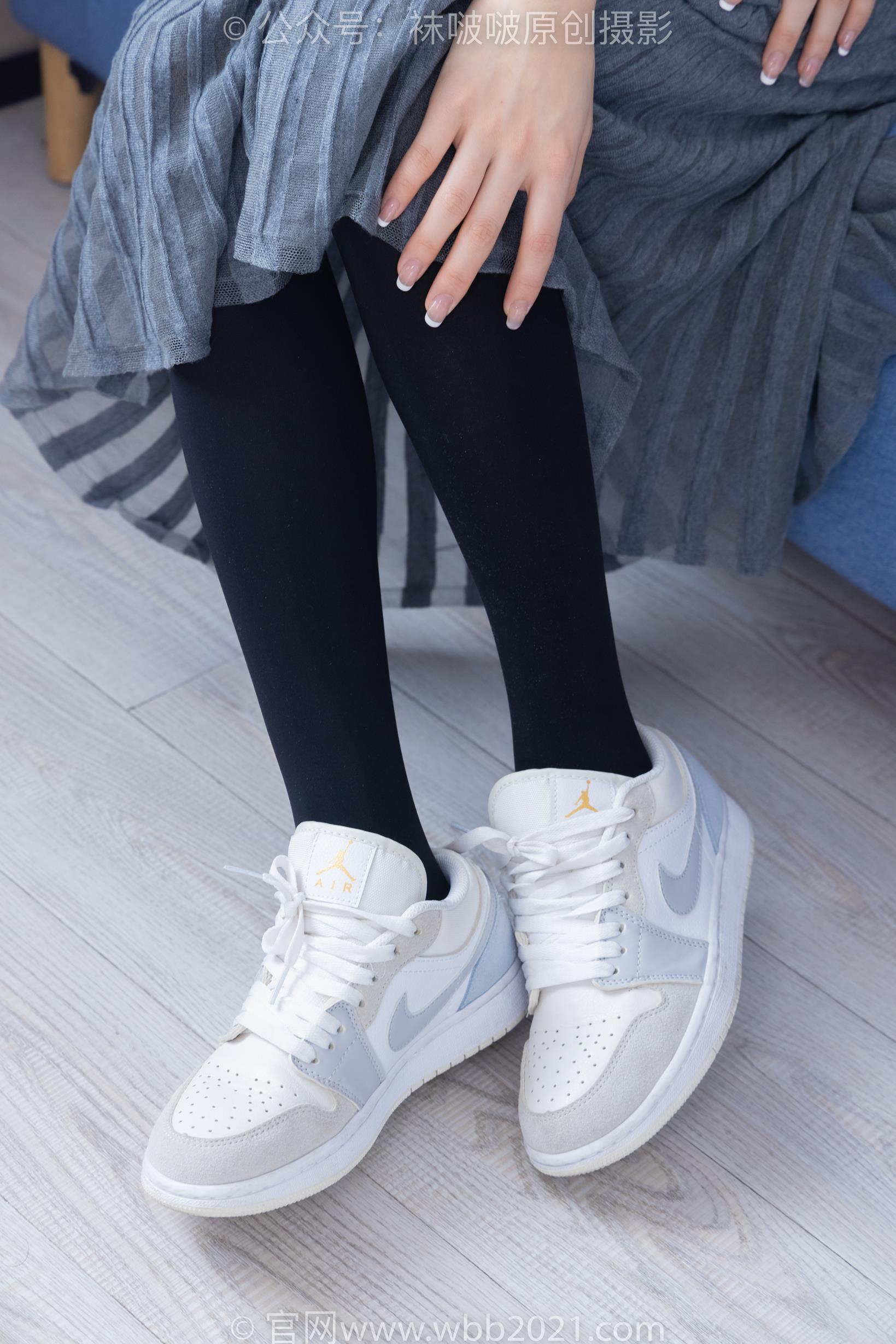 袜啵啵 358常规版 芝士平底鞋板鞋肉丝厚黑丝[150P/1V/4.22G]插图4