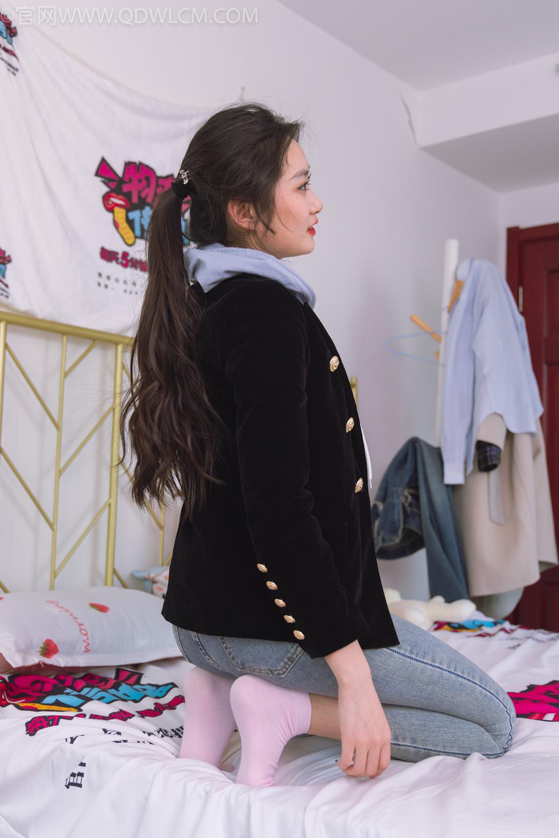 勿恋传媒 积分兑换 038期 小敏长筒靴粉色棉袜脚[150P/1V/4.87GB]插图1