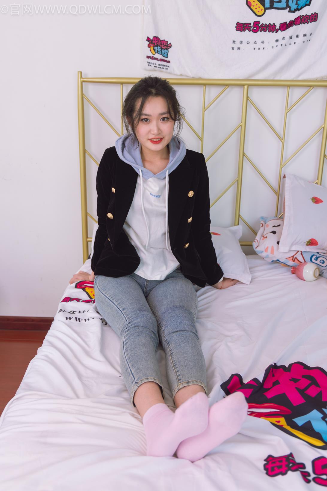 勿恋传媒 积分兑换 038期 小敏长筒靴粉色棉袜脚[150P/1V/4.87GB]插图3