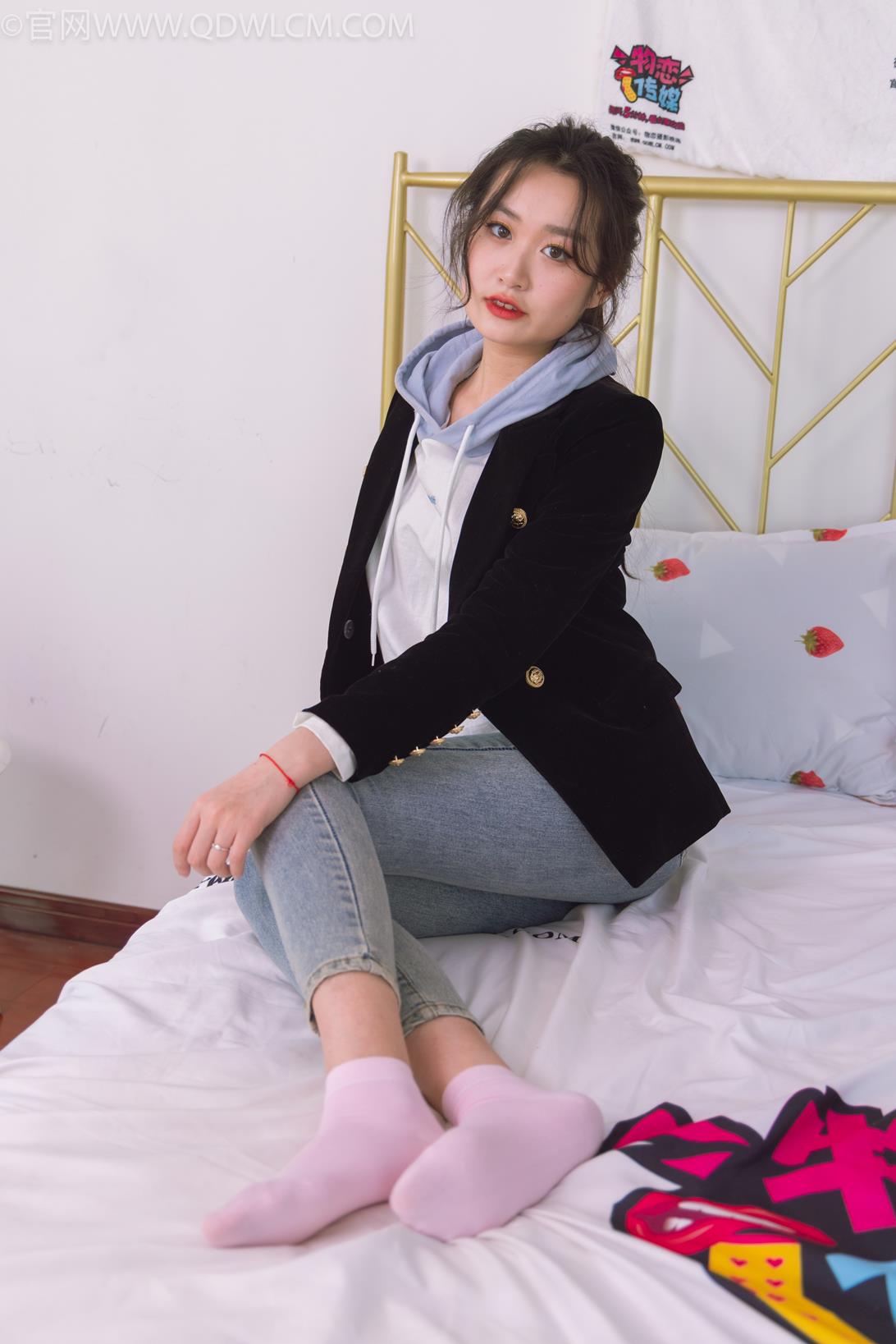 勿恋传媒 积分兑换 038期 小敏长筒靴粉色棉袜脚[150P/1V/4.87GB]插图6