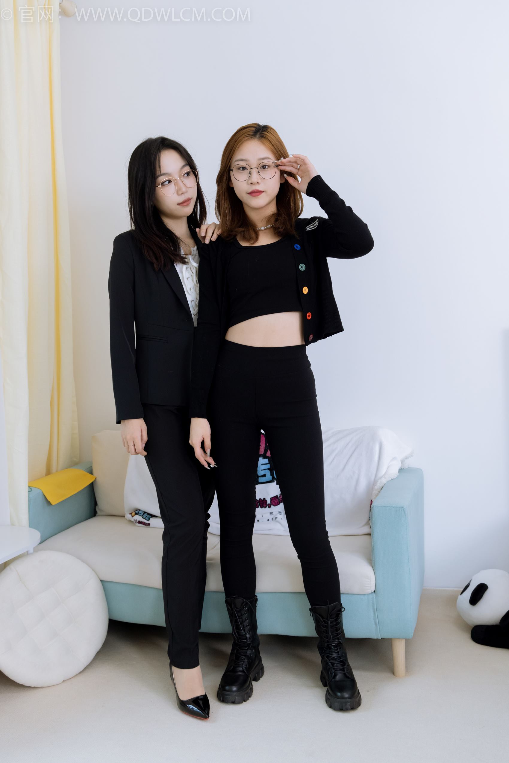 勿恋传媒 NO.1901 纱纱&桃桃-马丁靴、高跟鞋、肉丝、裸足[170P/1V/6.17GB]插图1