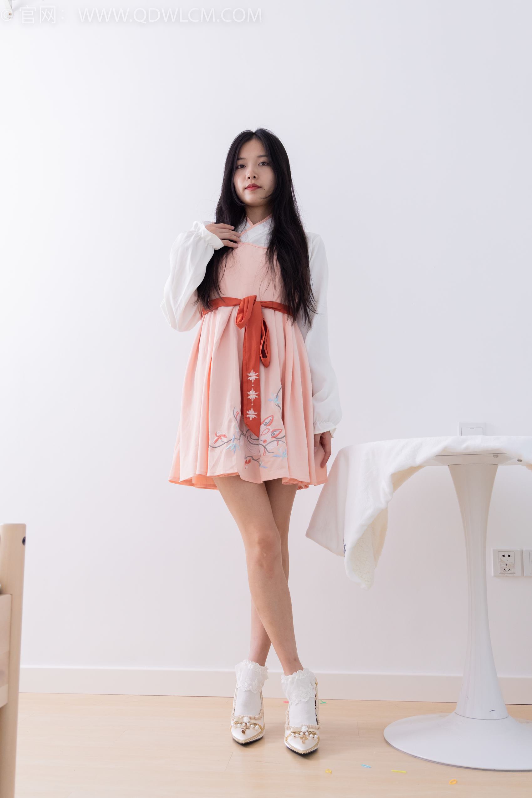 勿恋传媒 NO.1908 茯苓-暮色苍茫[200P/1V/5.07GB]插图1