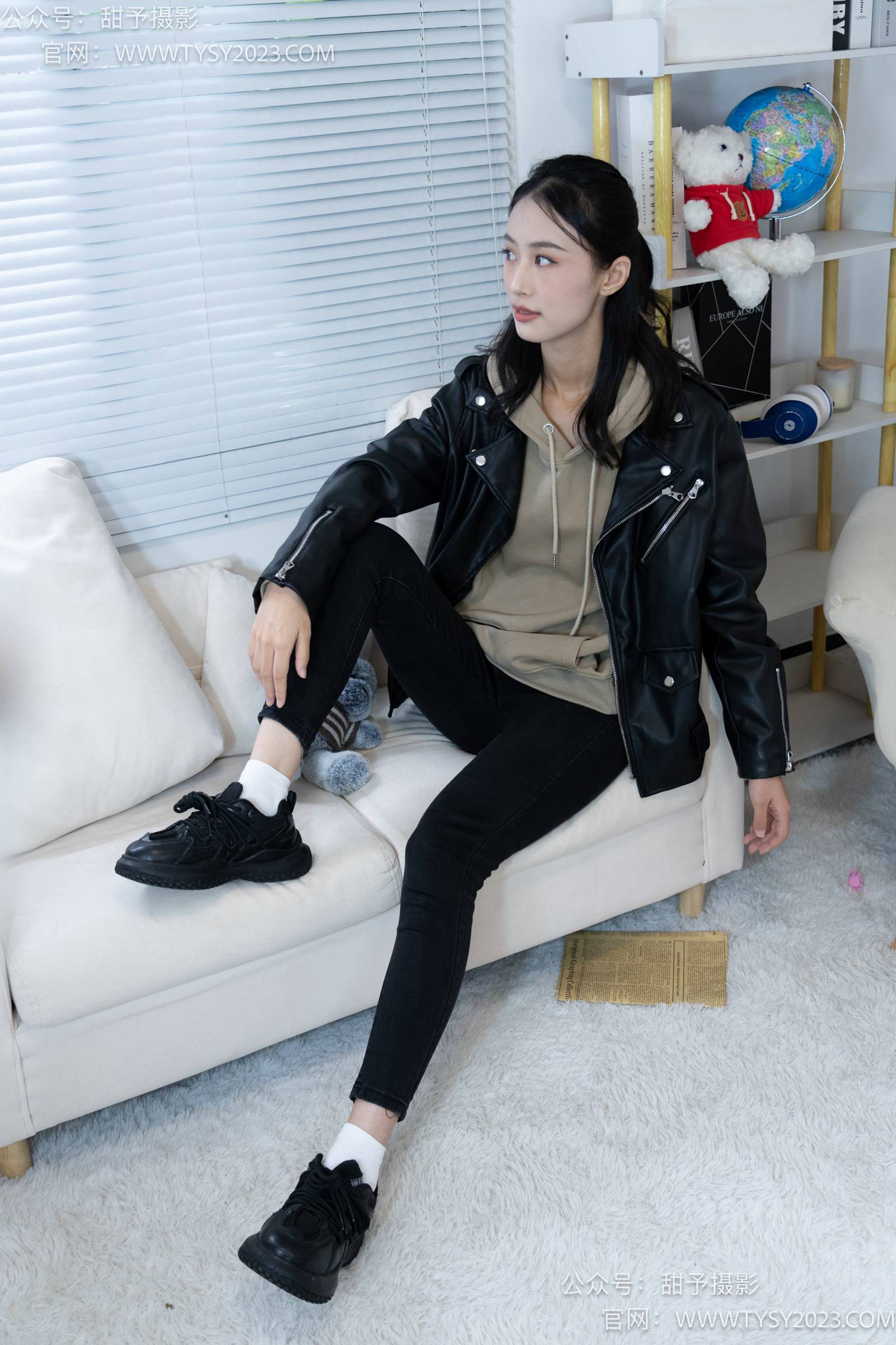 甜予摄影 NO.014 肉肉-运动鞋、白棉袜、裸足[116P/12V/10.5GB]插图1